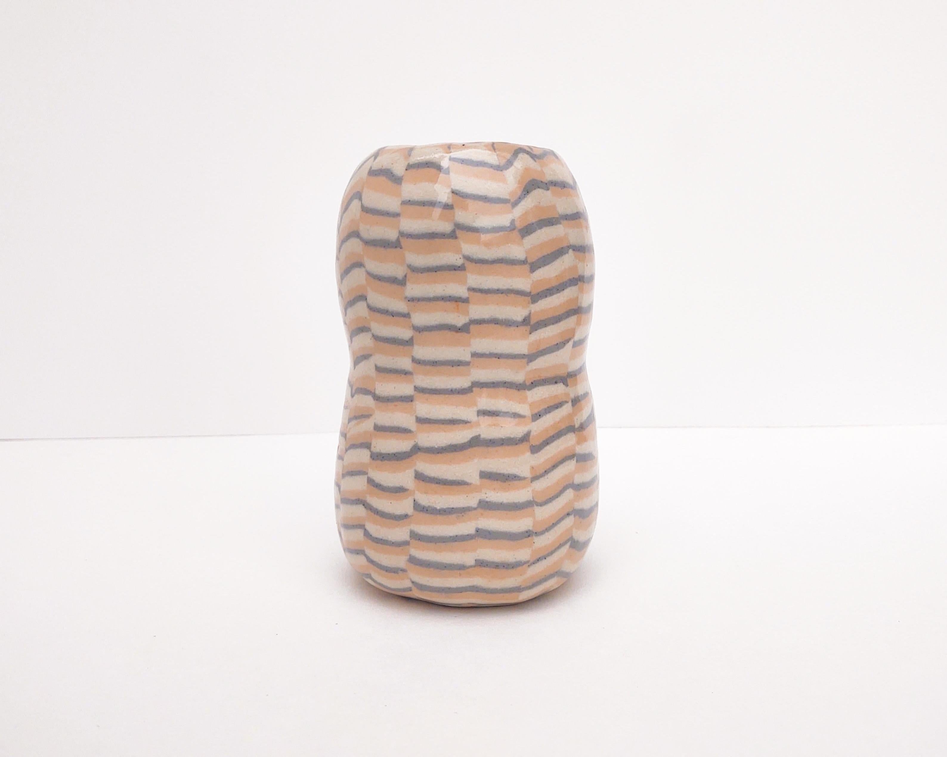 Organique Vase Nerikomi abstrait en trois couleurs, fait à la main par Fizzy Ceramics en vente