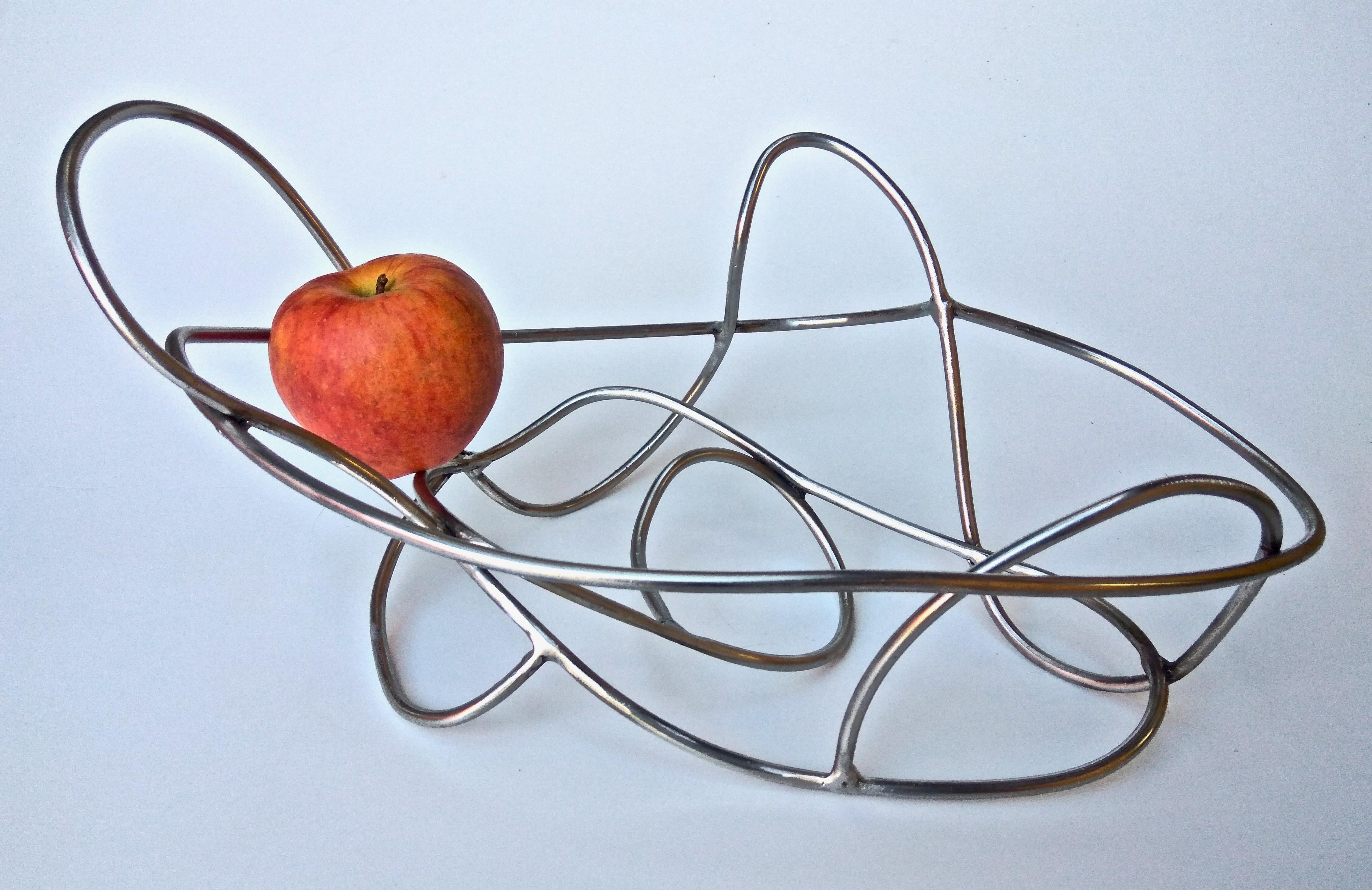 Handgefertigte Nest-Stahl-Skulptur von Le Meduse (Postmoderne) im Angebot