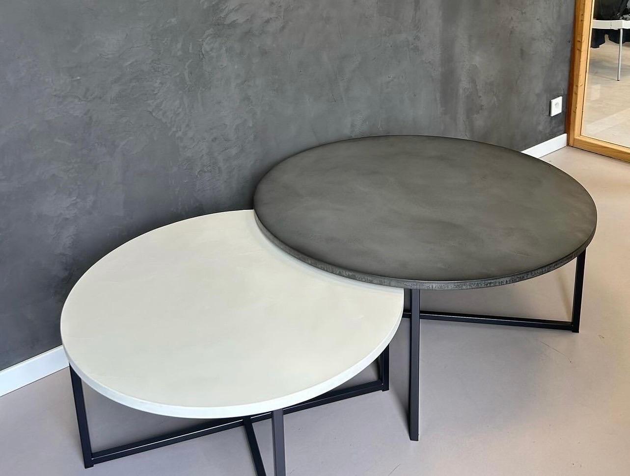 Tables gigognes, set de tables basses d'appoint faites à la main par un designer français Neuf - En vente à LANGUEUX, FR