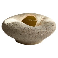 Vaso medio in ceramica con texture, realizzato a mano in stile nordico per l'arredamento della casa, di Maku Ceramic