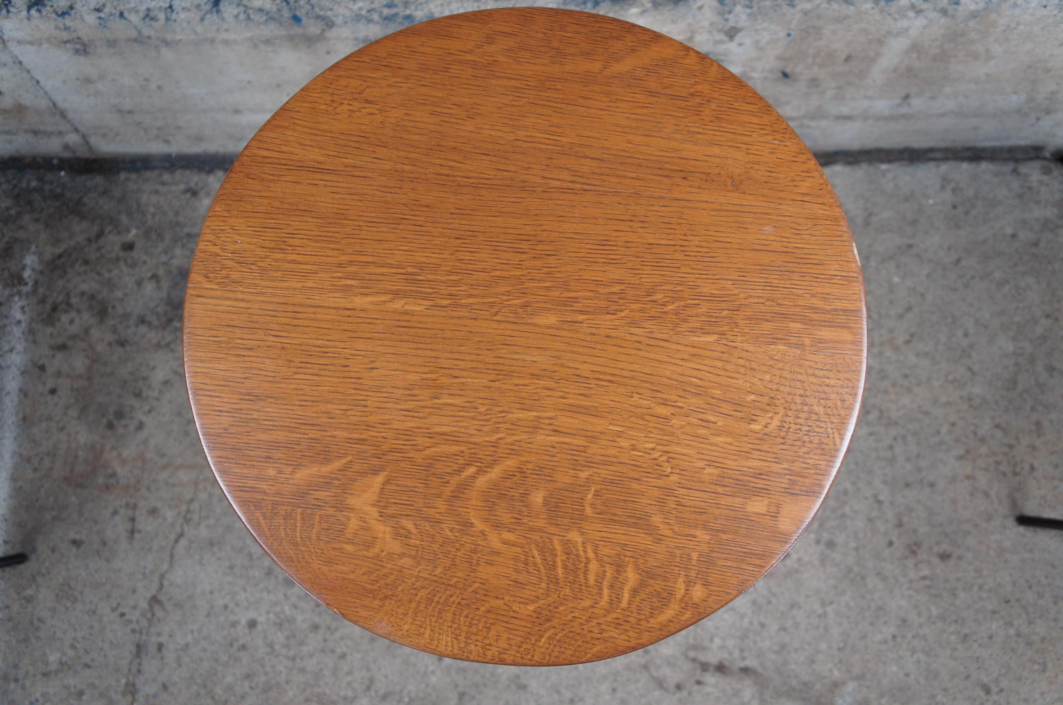 Handmade Oak Industrial Reclaimed Cast Iron Wagon Wheel Pitchfork Bistro Table In Good Condition For Sale In Dayton, OH