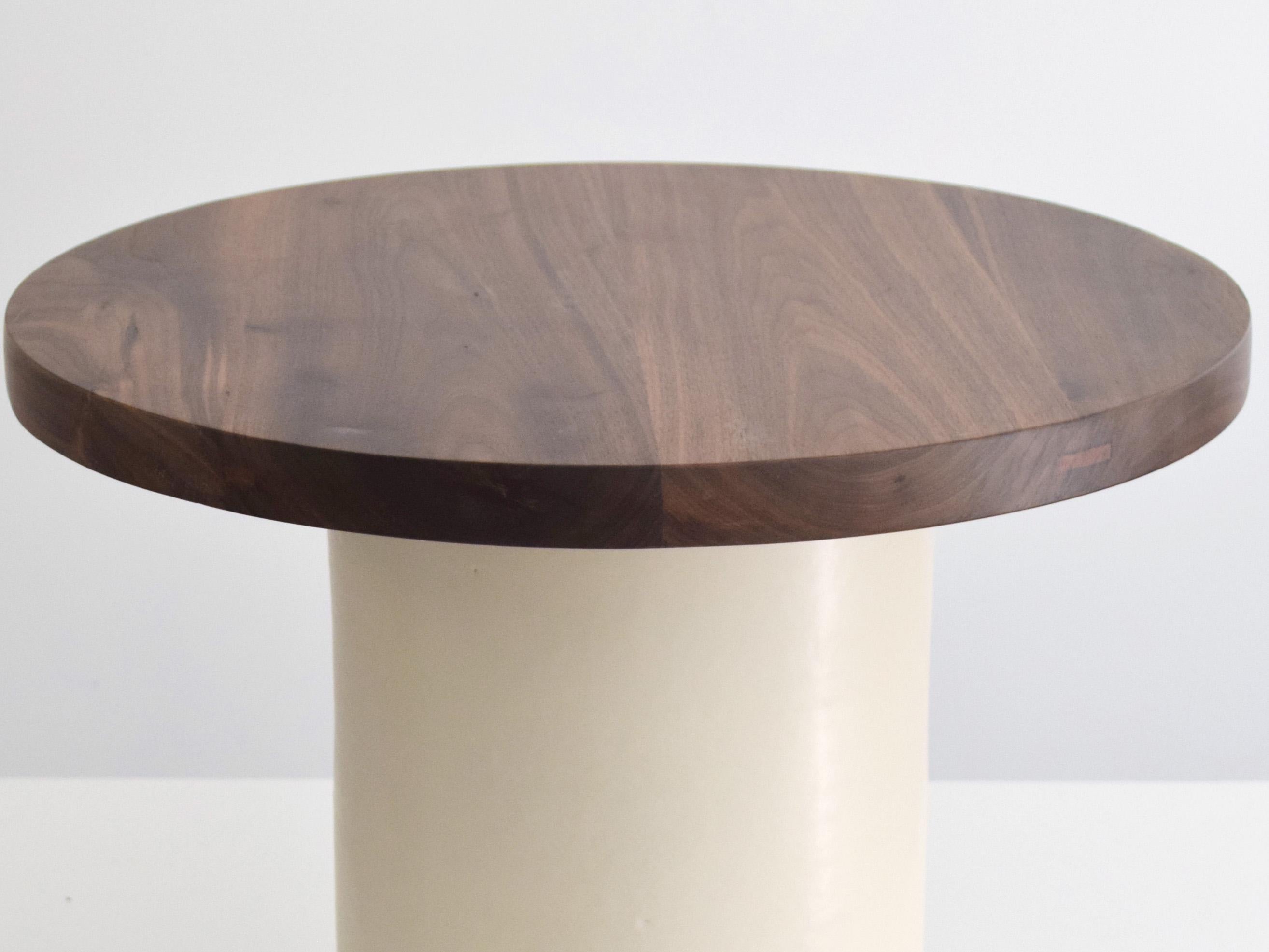 Handmade Off-White Ceramic Coffee Table Walnut Tabletop In New Condition For Sale In Braga, PT