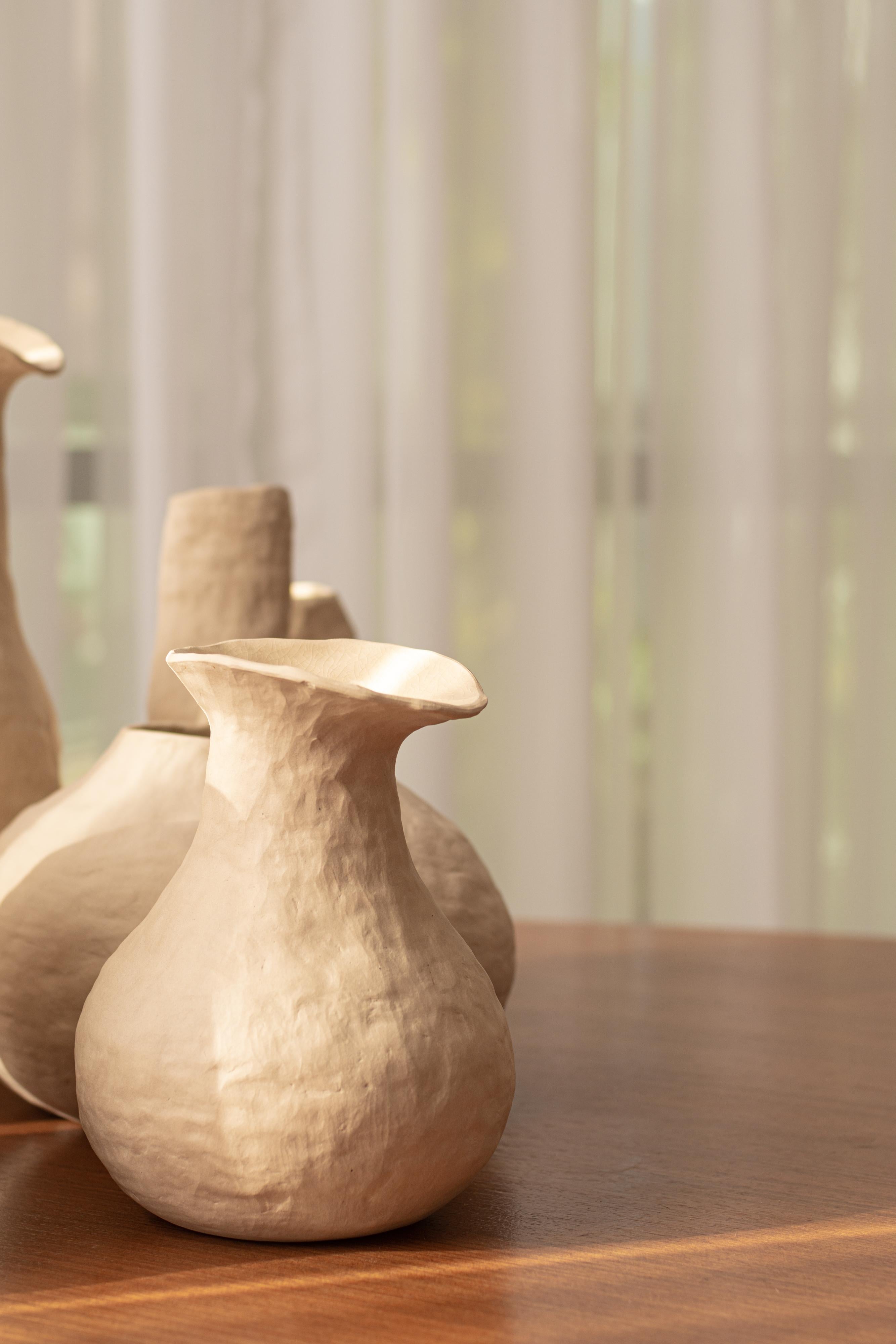 handmade organic white ceramic vase  RUPA N.3 For Sale 1