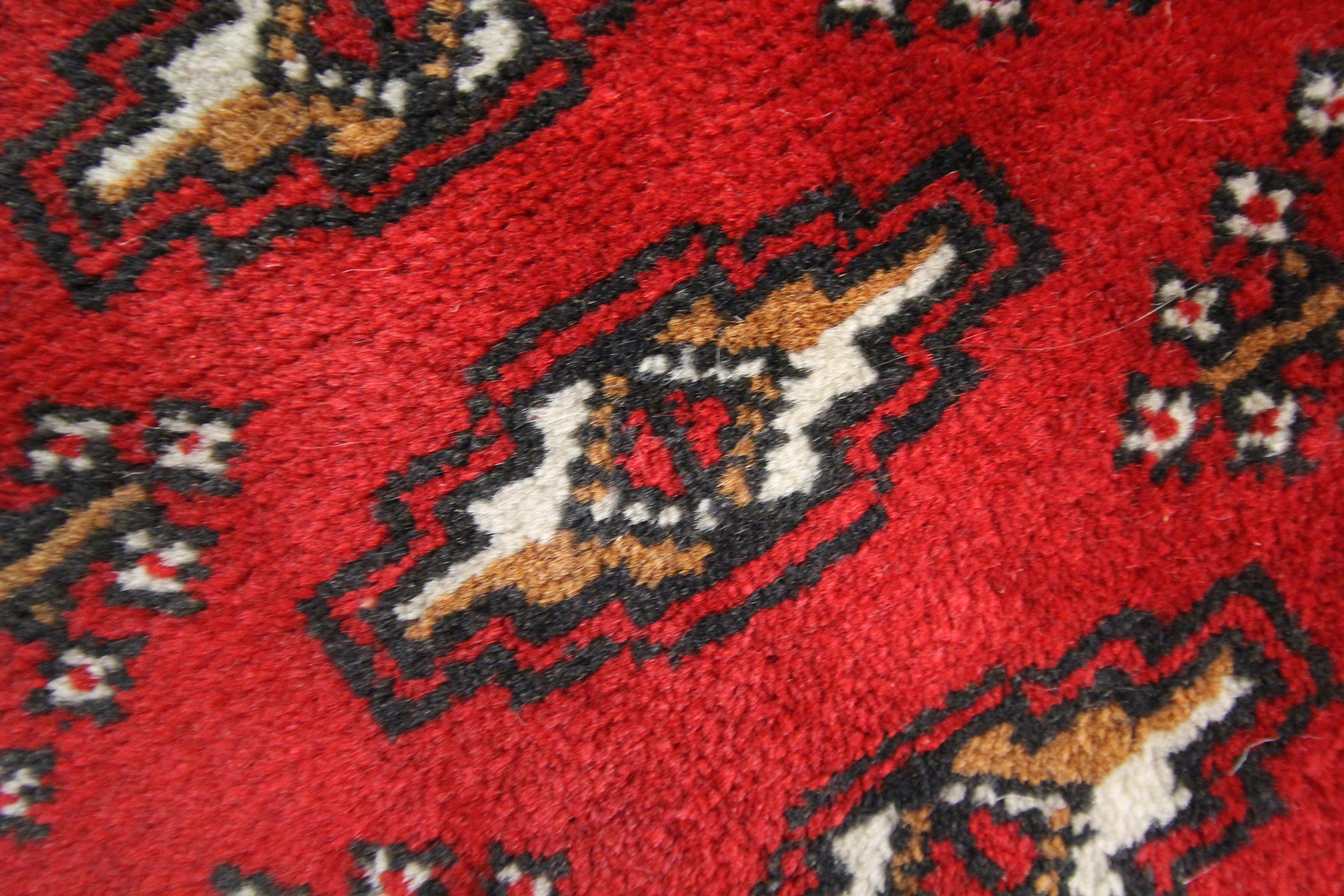 Wool Area Rug Traditional Red Afghan Poshti Small Rug Handmade Oriental In Excellent Condition For Sale In Hampshire, GB