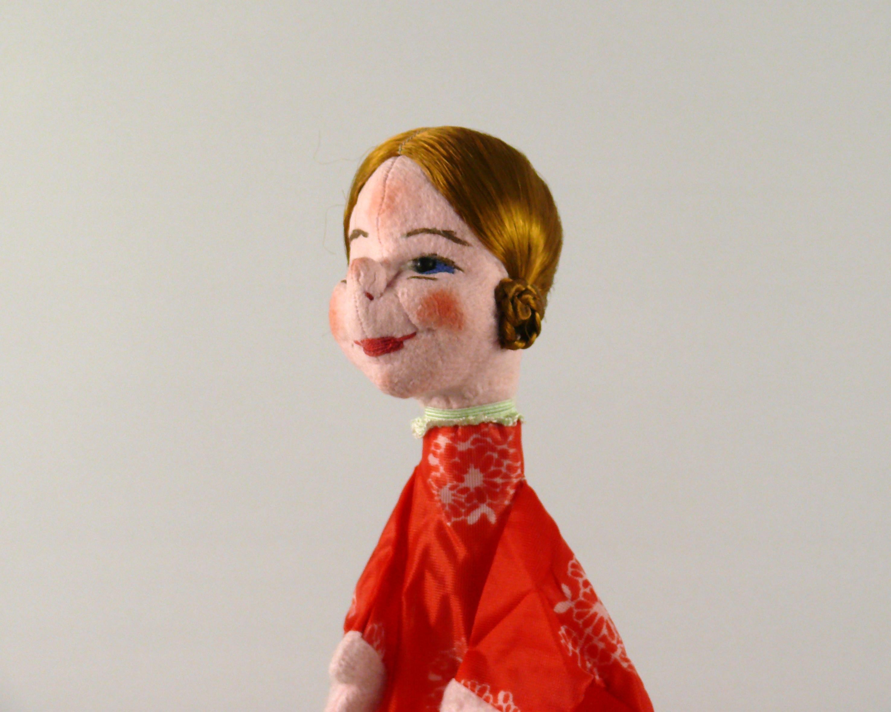 Handmade original Dresden artist dolls / hand puppet - Gretel, as good as new. Collector's item from the former GDR.
Special artist doll with legs, high quality and great collector's value.

Height approx. 35 cm - textiles, cardboard, cotton wool,