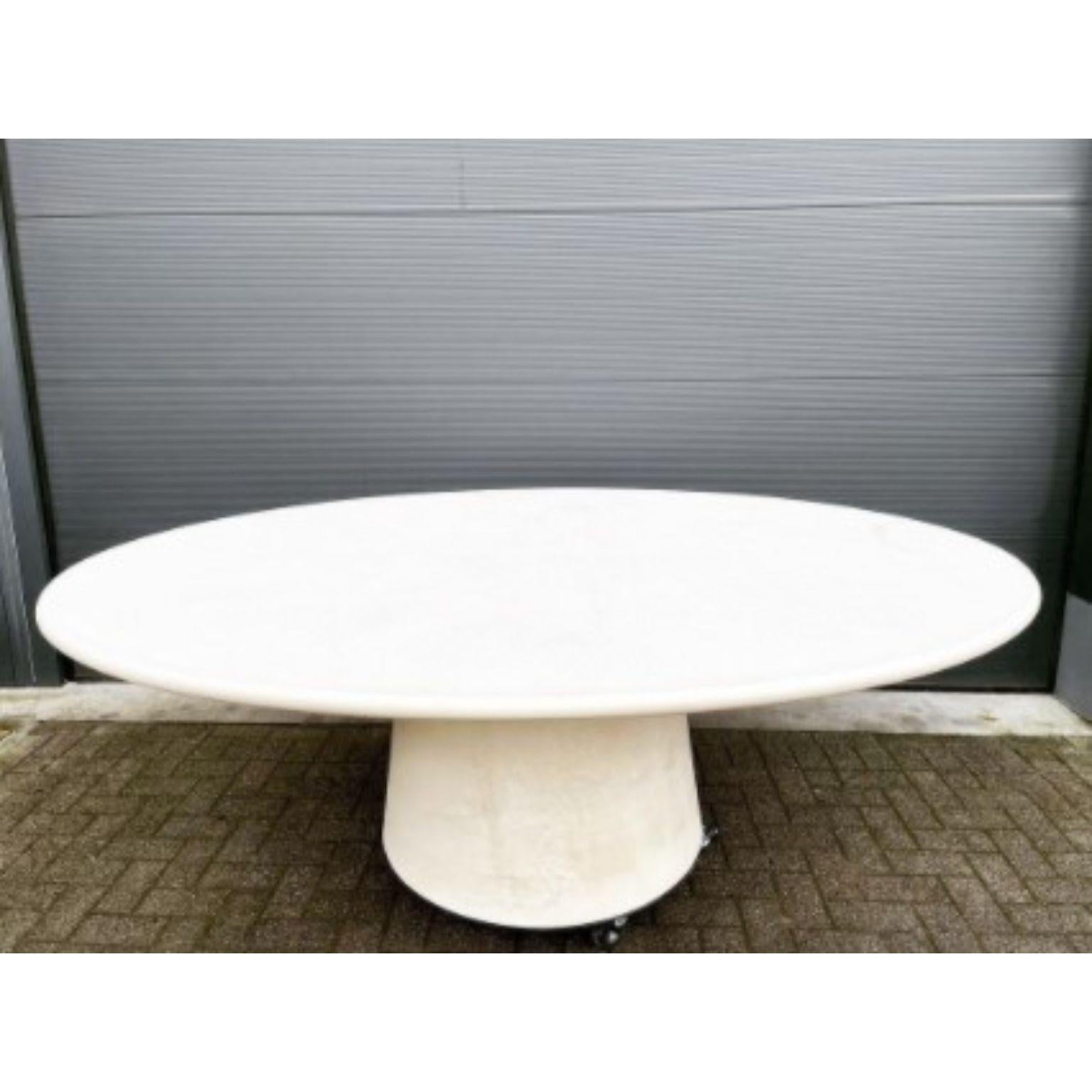 Handmade Outdoor dining table 160 by Philippe Colette
Dimensions: Ø 160 / 6 pers.
Customized height
Materials: Mineral lime plaster.

All shapes / sizes can be customized. Wide range of colors.

Our tables are in mineral lime plaster, unlike