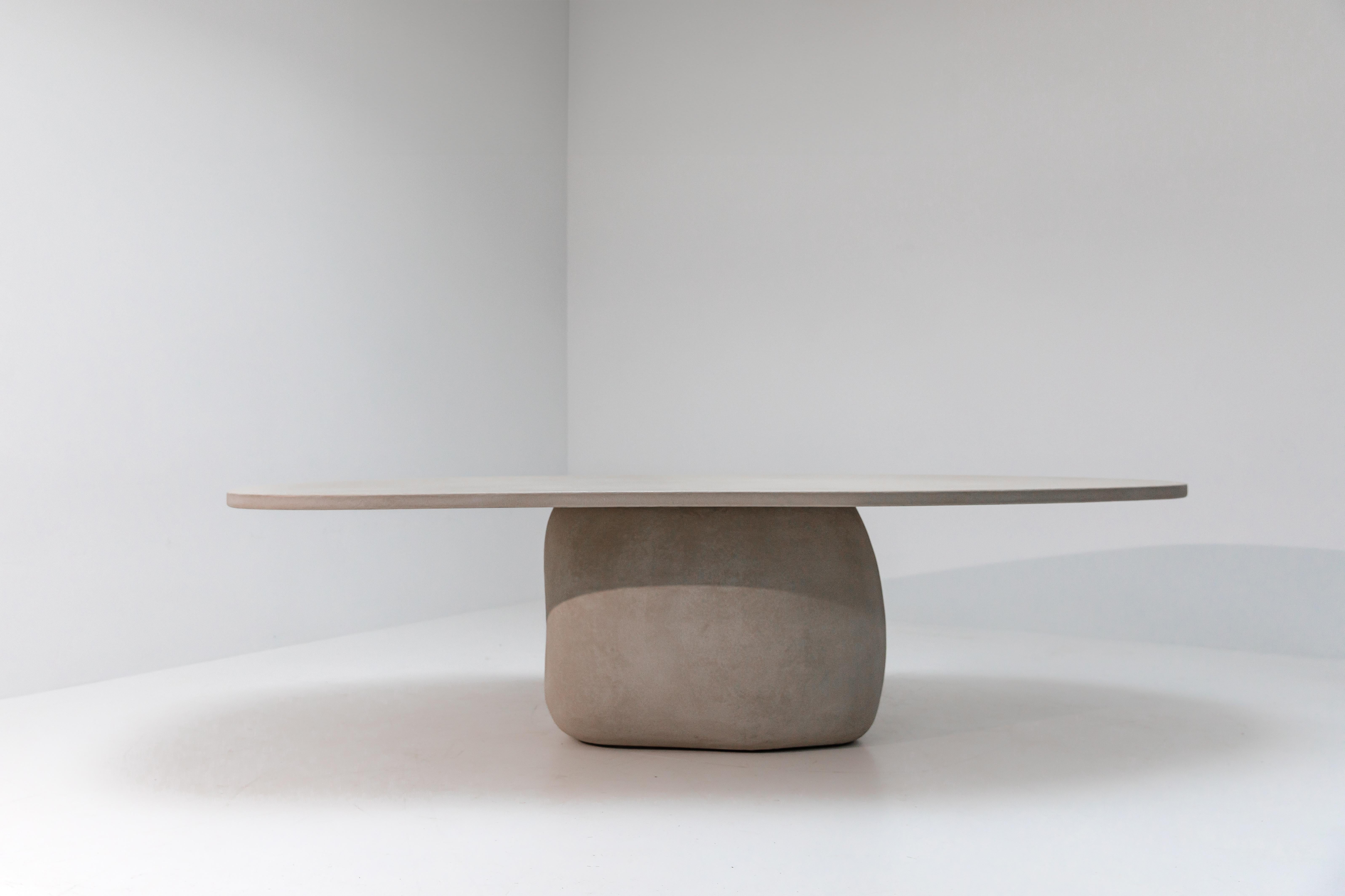 Postmoderne Table de salle à manger Rocc fabriquée à la main par Philippe Colette en vente