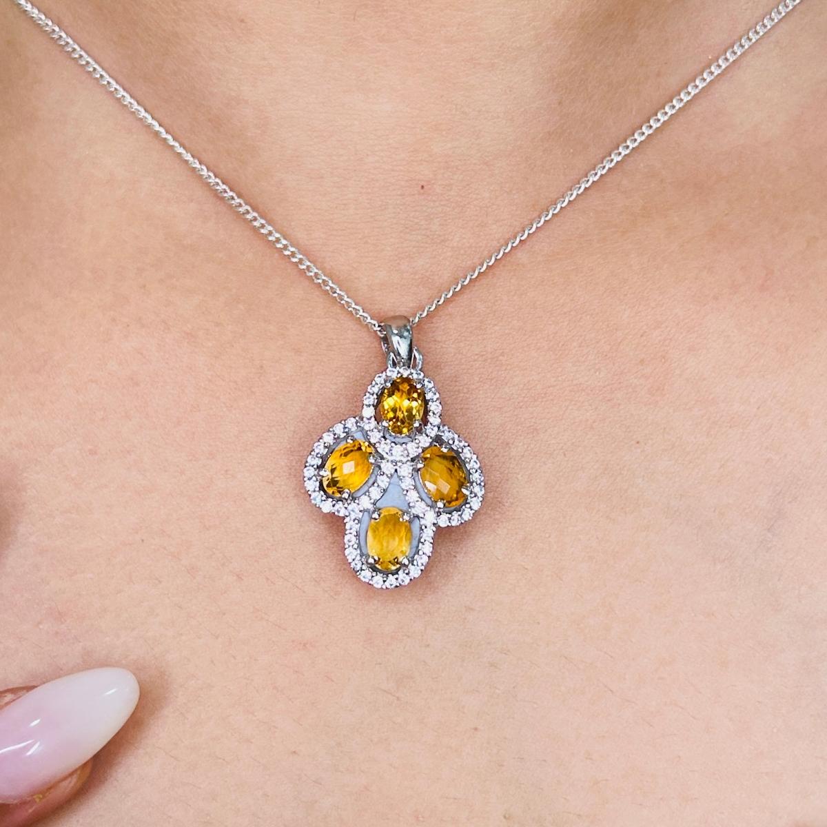 Donna Ciondolo aureolato in argento 925 Art Deco Oval Cut Citrine Birthstone, Gioielli in argento 925 da regalare in vendita