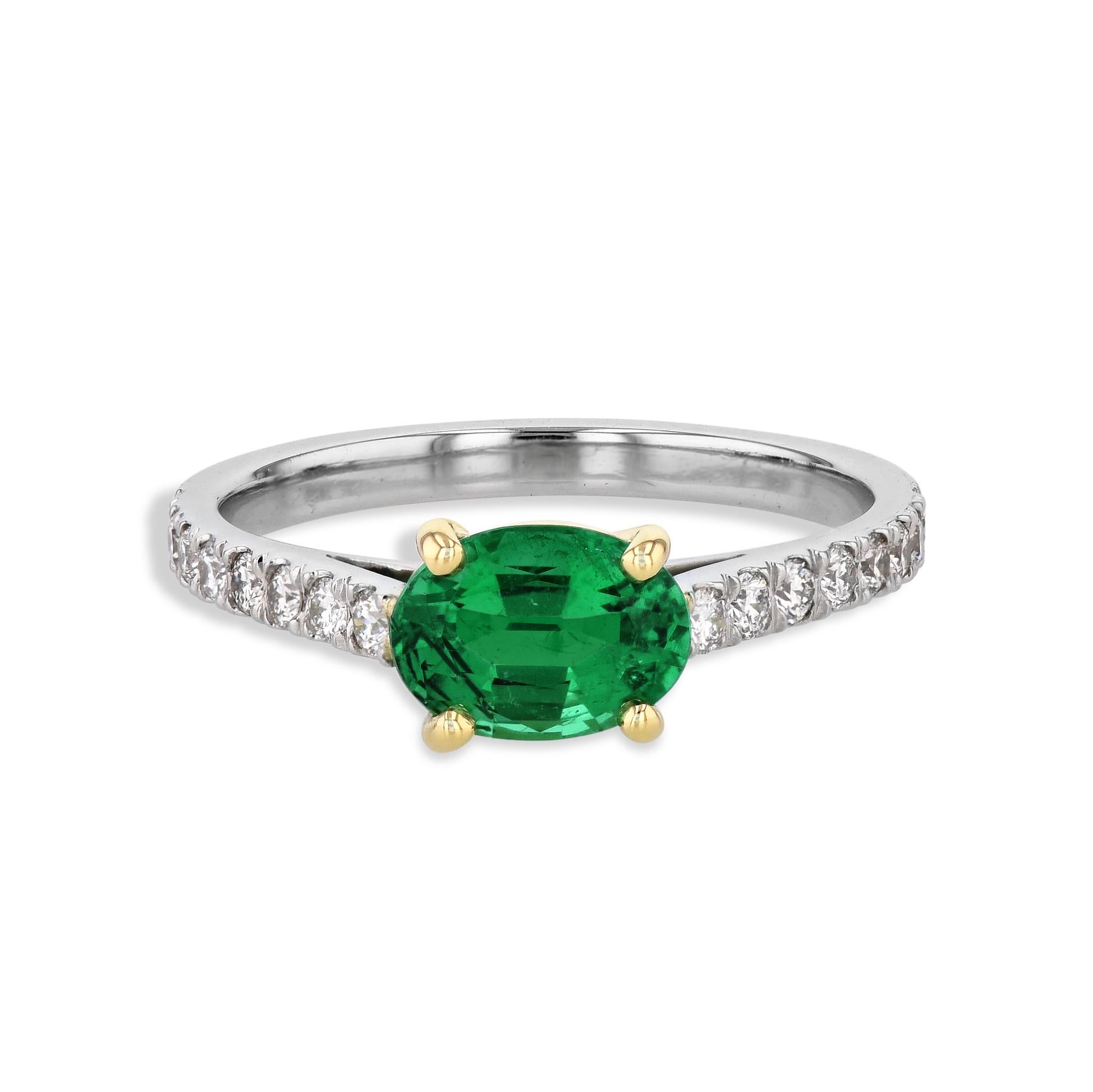 Modern Handmade Oval Zambian Emerald Platinum Yellow Gold Ring For Sale