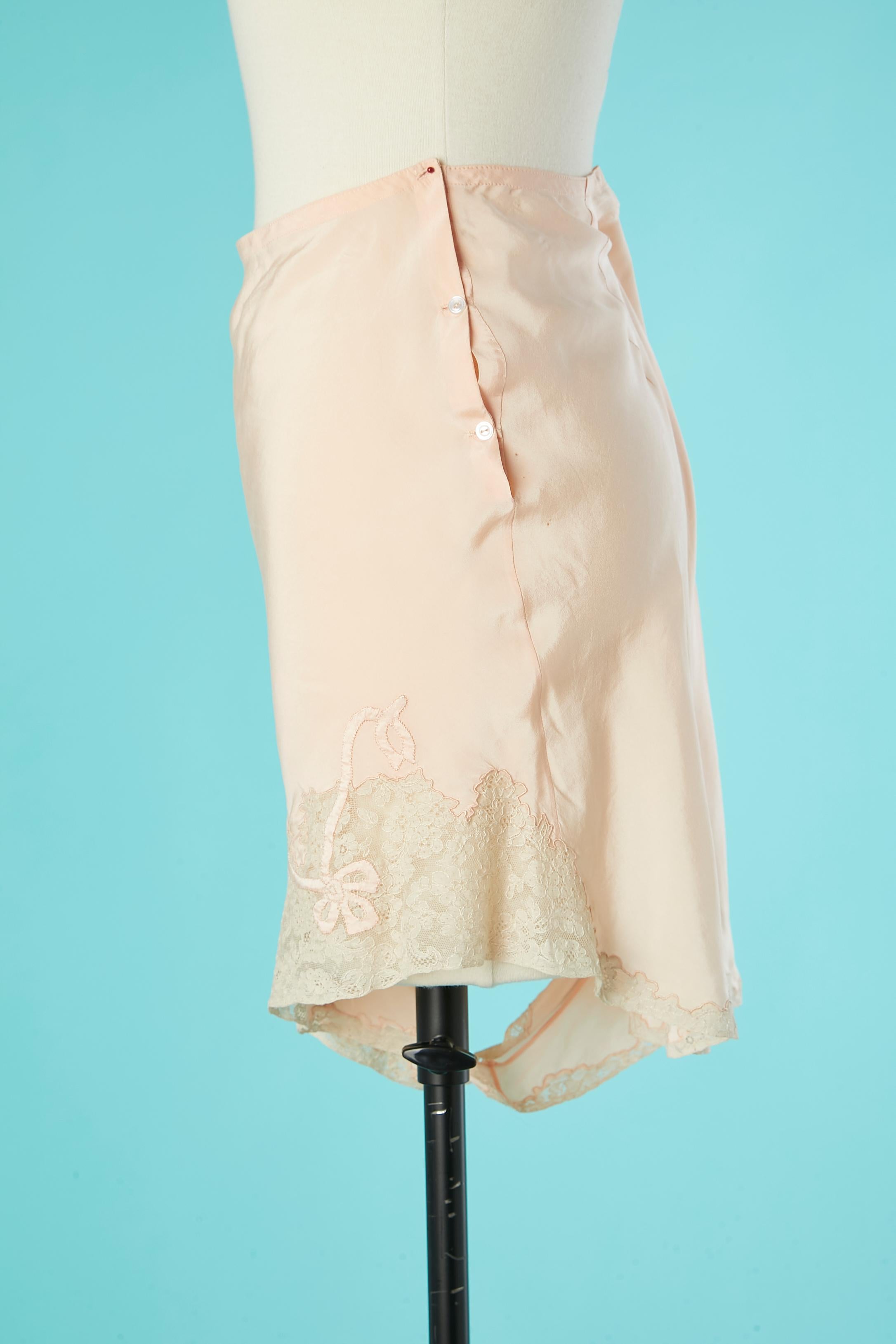 Beige Handmade pale pink silk and lace panty with bow appliqué YOLANDE Circa 1930's For Sale