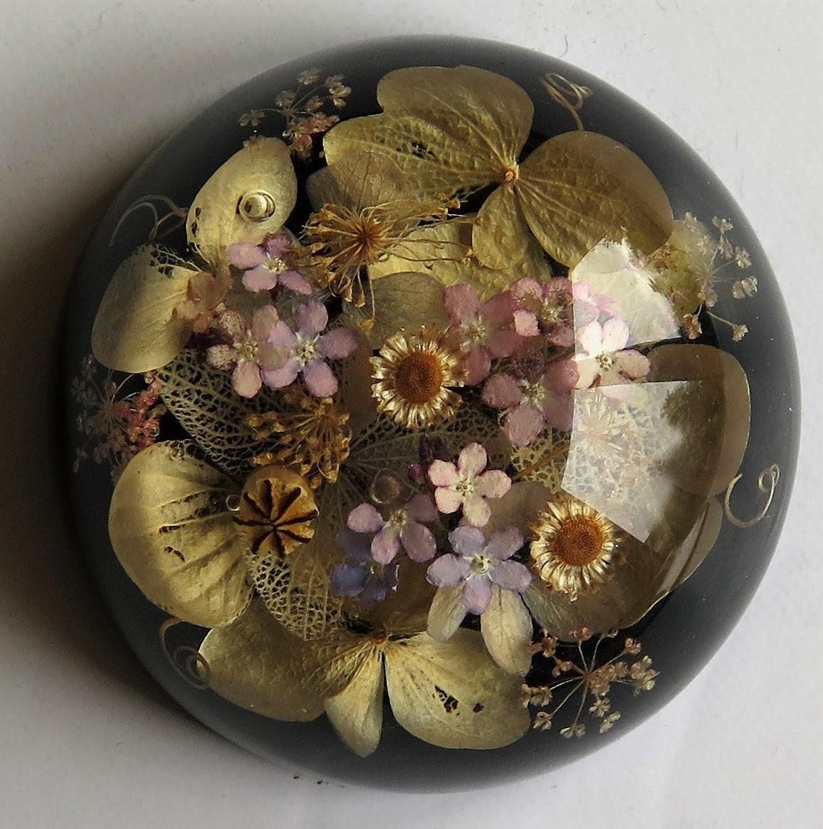 Handmade Paperweight with Real Wild Flowers by Sarah Rogers, English circa 1970s 3