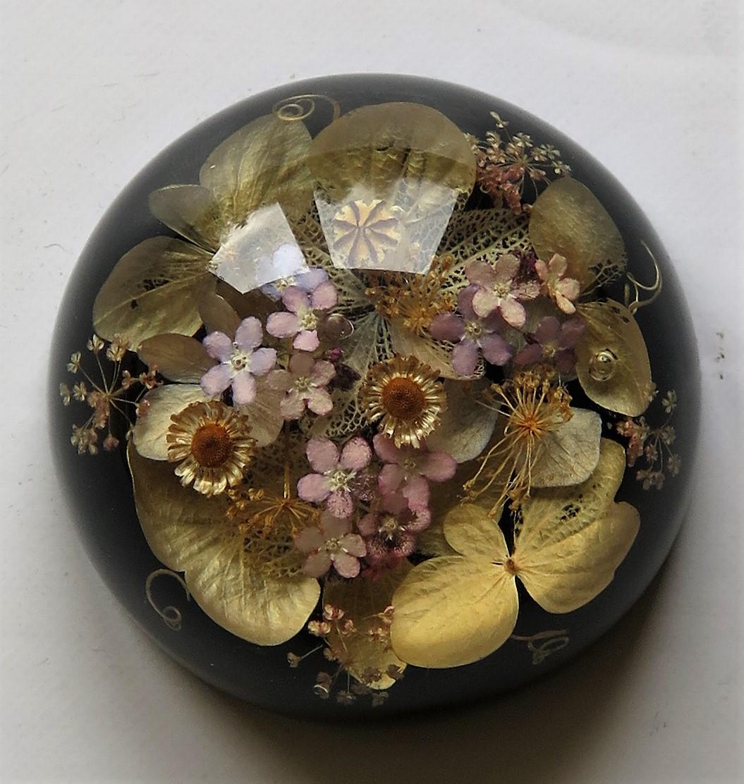 Handmade Paperweight with Real Wild Flowers by Sarah Rogers, English circa 1970s 5