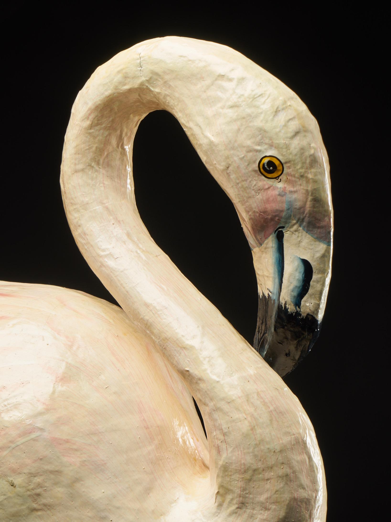 Handgefertigter Flamingo aus Papiermaché:: Originalfarbe mit schöner Alterspatina 2