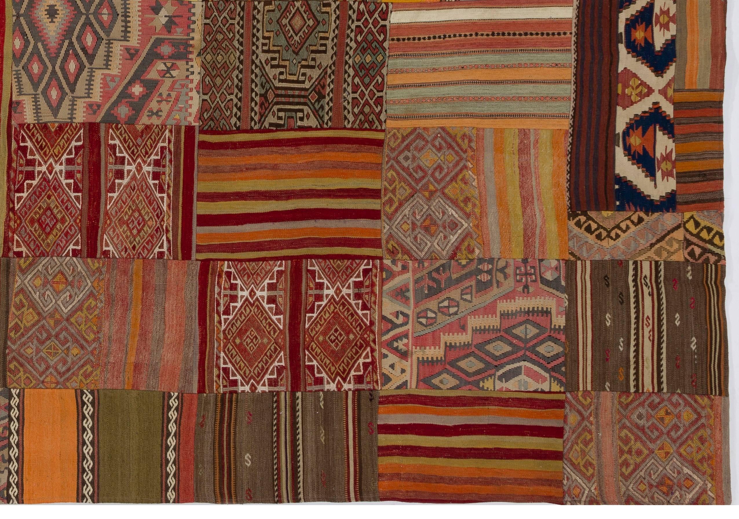 Handgefertigter Patchwork-Teppich aus türkischen Kilims im Vintage-Stil. Kundenspezifische Optionen verfügbar (Kelim) im Angebot