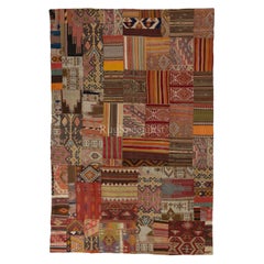 Tappeto patchwork fatto a mano con Rug & Kilim turchi d'epoca. Opzioni personalizzate disponibili