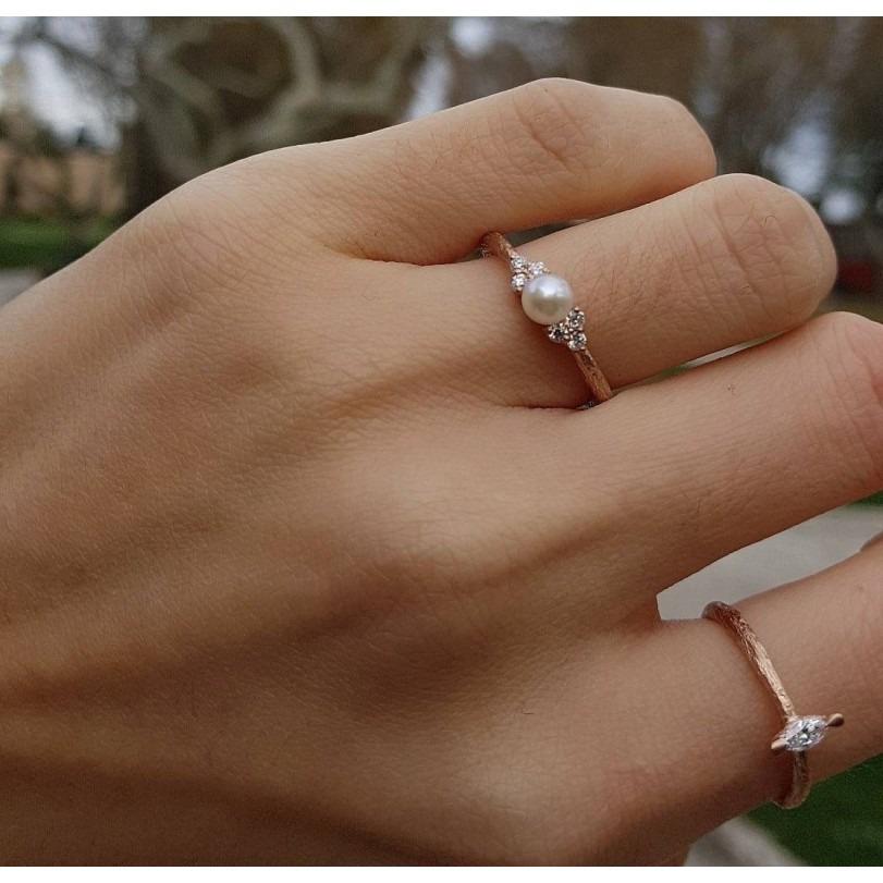Modern Handmade Pearl And Diamond 0.92ct Ring For Sale