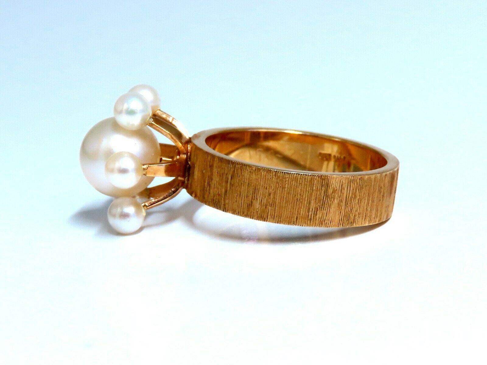 Anello con perle bianche naturali dei mari del sud da 7,8 mm e 3,6 mm

Sovratono d'argento

oro giallo 14kt

6,3 grammi.

Misura attuale dell'anello: 7

Possiamo ridimensionare.

Diametro del cluster: 14,8 mm

Profondità dell'anello: 12 mm

Fascia: