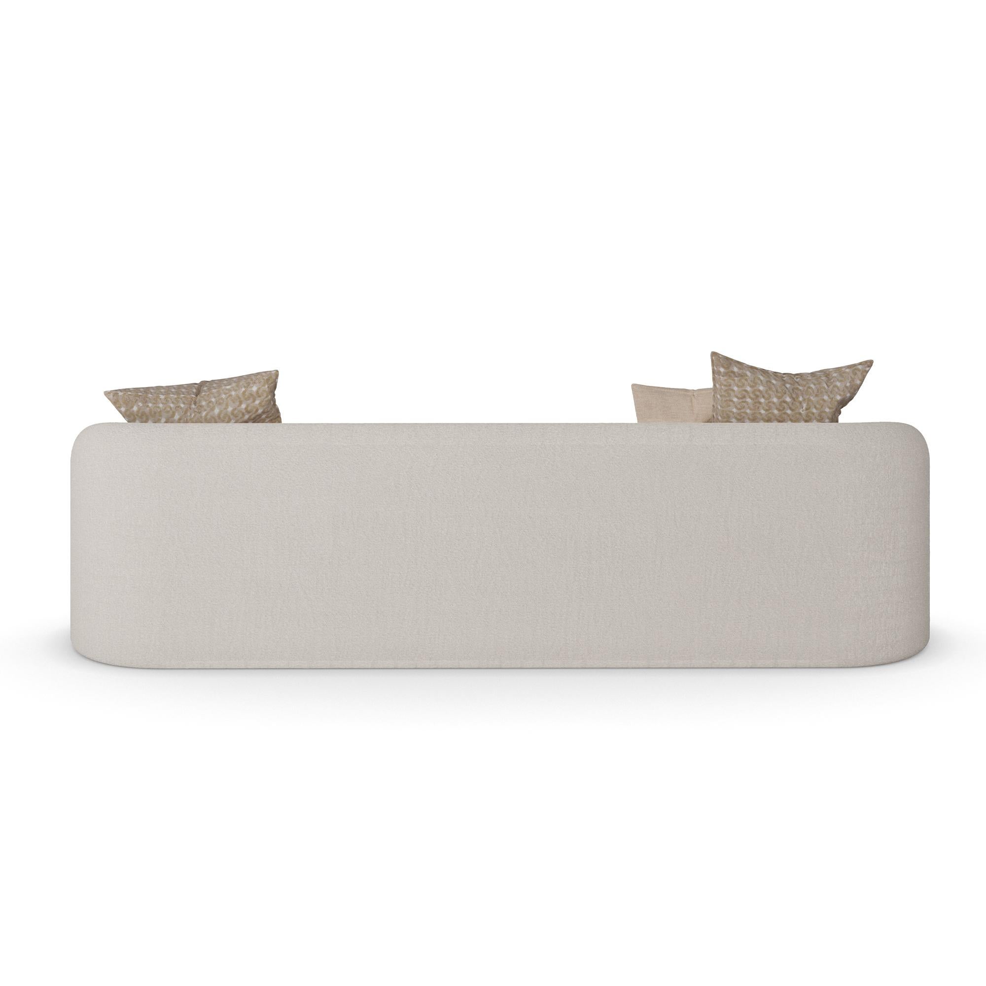 Handgefertigtes Perlensofa aus Bouclé und Leder mit runder Silhouette von Nolita Harbour (Portugiesisch) im Angebot