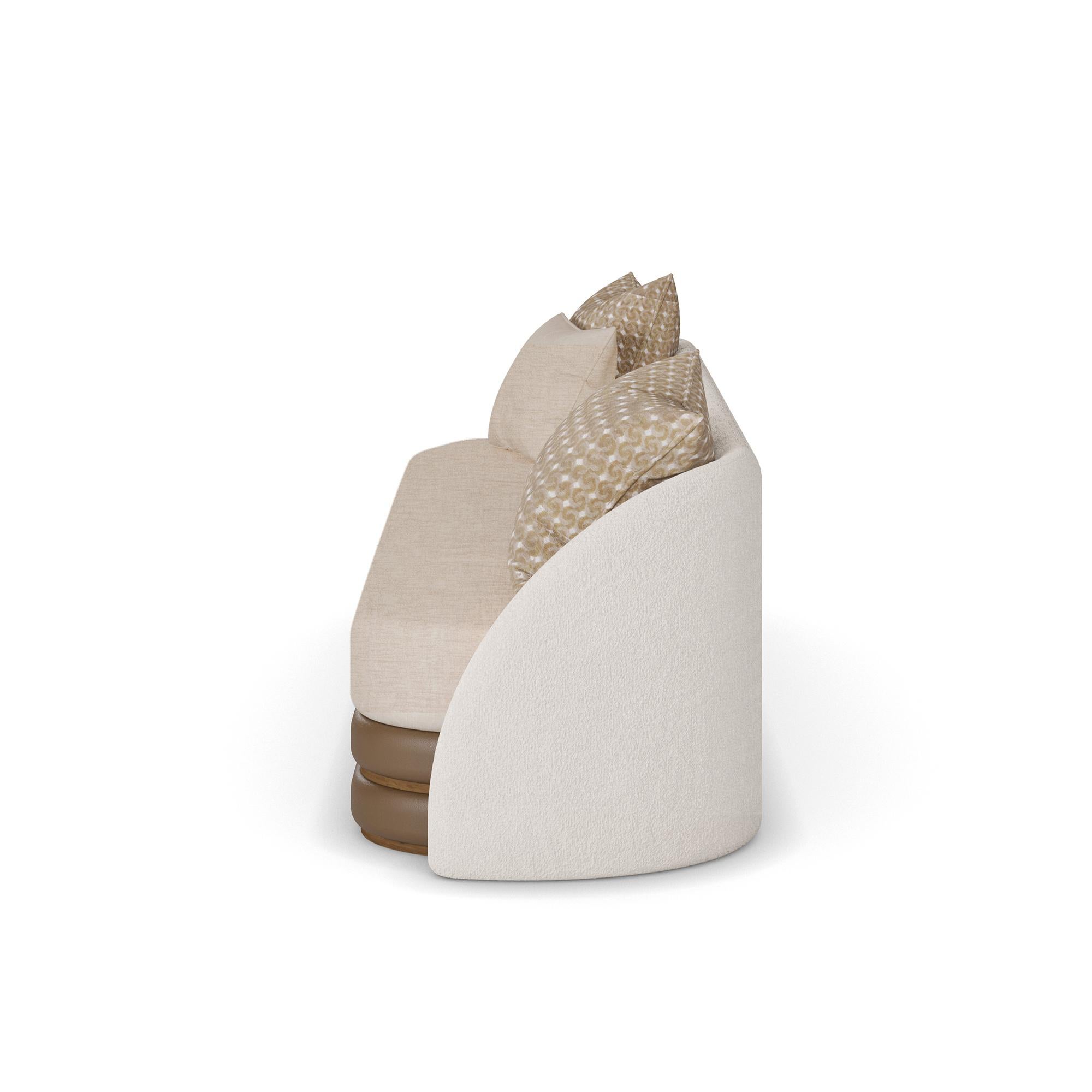 Handgefertigtes Perlensofa aus Bouclé und Leder mit runder Silhouette von Nolita Harbour (21. Jahrhundert und zeitgenössisch) im Angebot