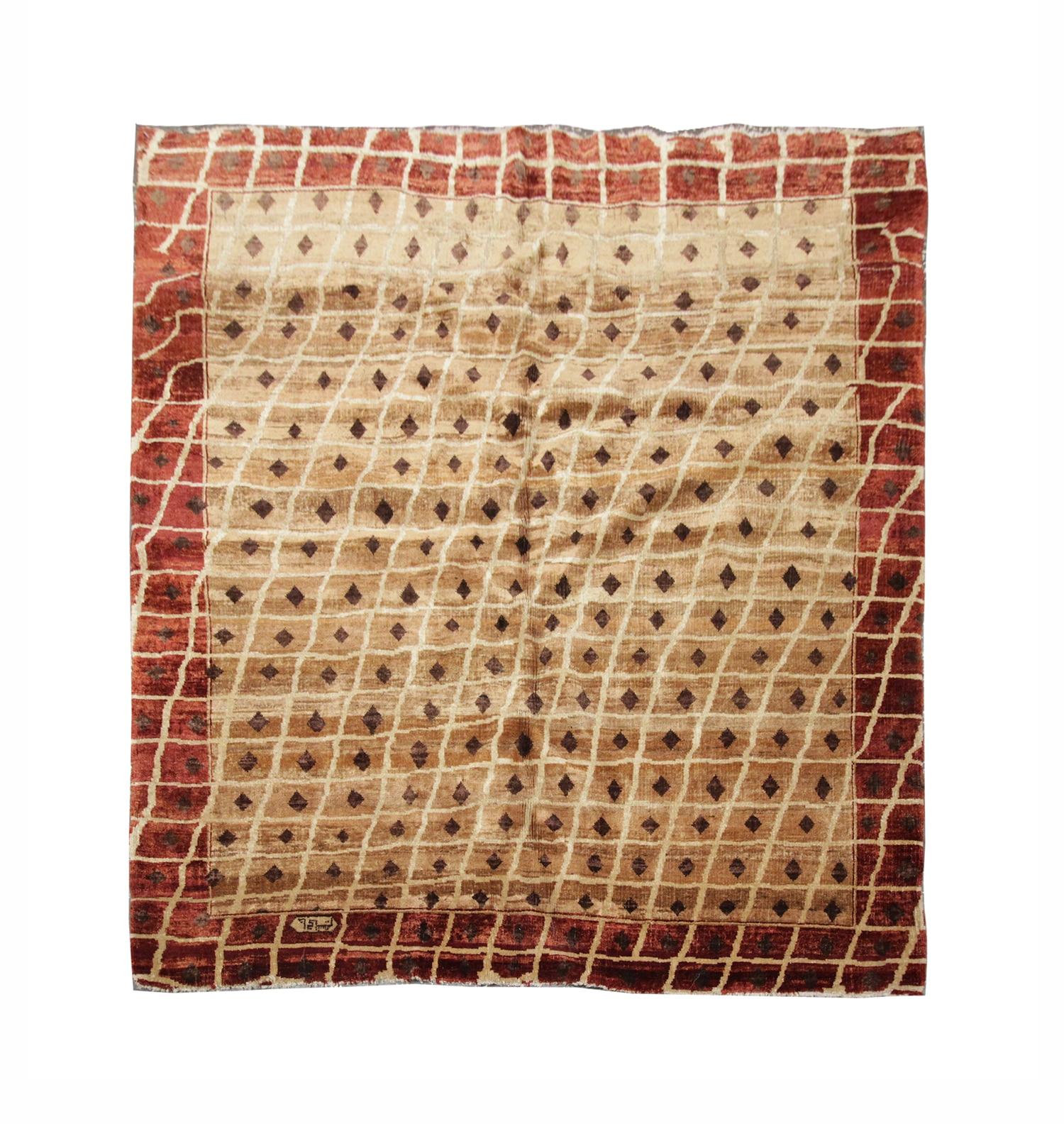 Handgefertigter moderner Gabbeh Quadratischer orientalischer primitiver Qashqai-Wollteppich aus Gabbeh (Pflanzlich gefärbt) im Angebot