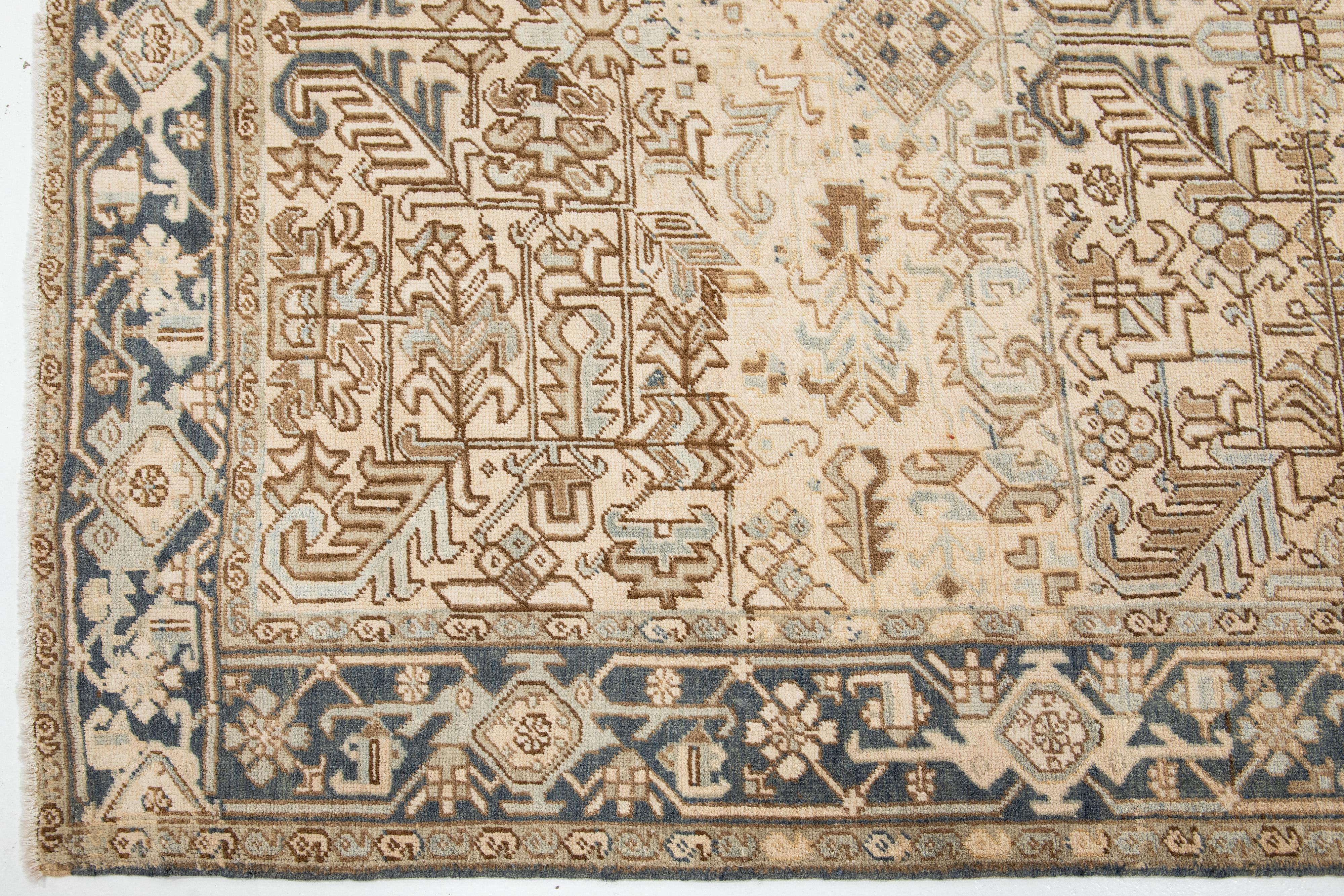 Handmade Persian Heriz Wool Rug in Beige - Room Size For Sale 2