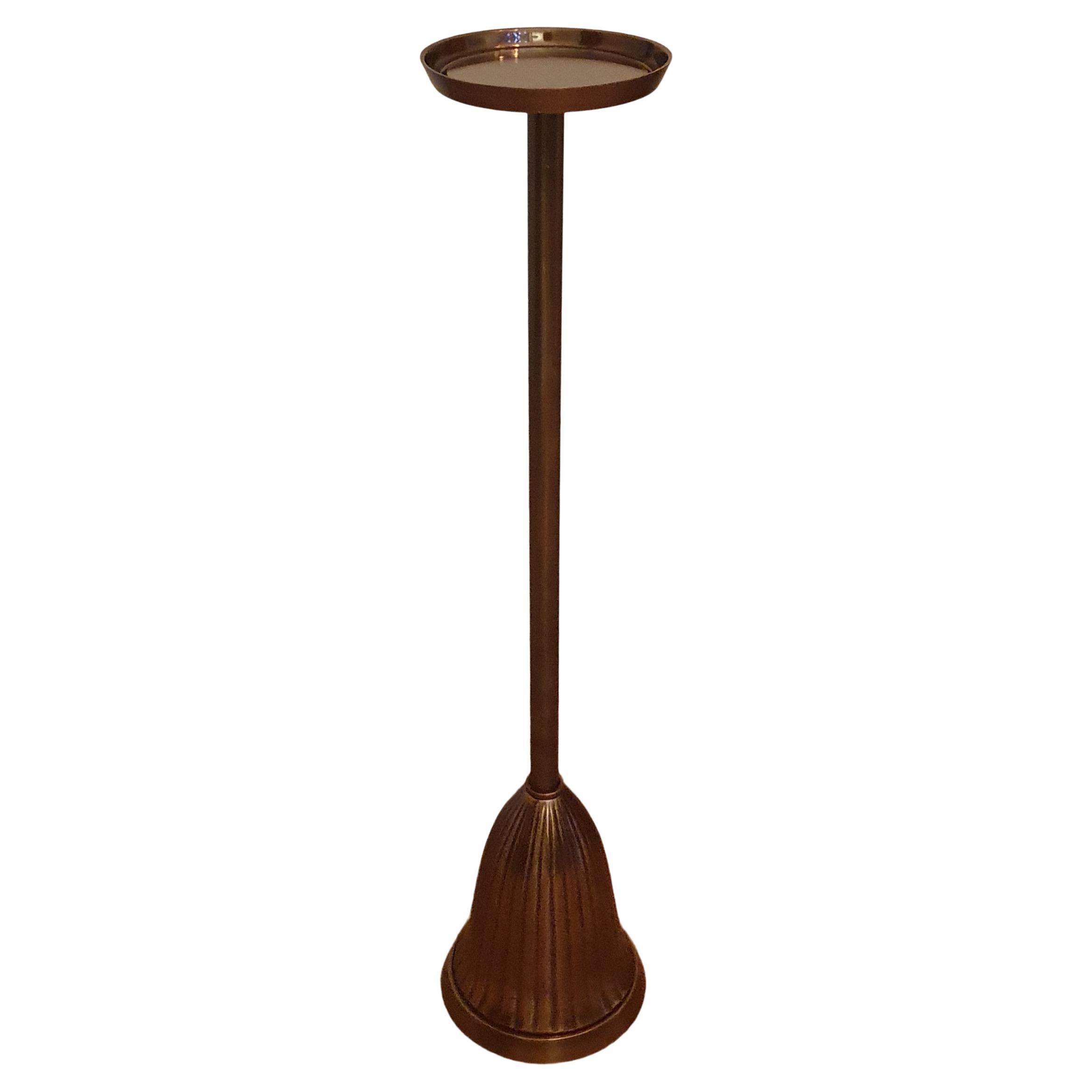 Table de cocktail personnelle faite à la main pour un verre en laiton moulé massif en vente