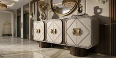 Credenza Phillip fatta a mano in noce e inserti in ottone lucido di Nolita Harbo