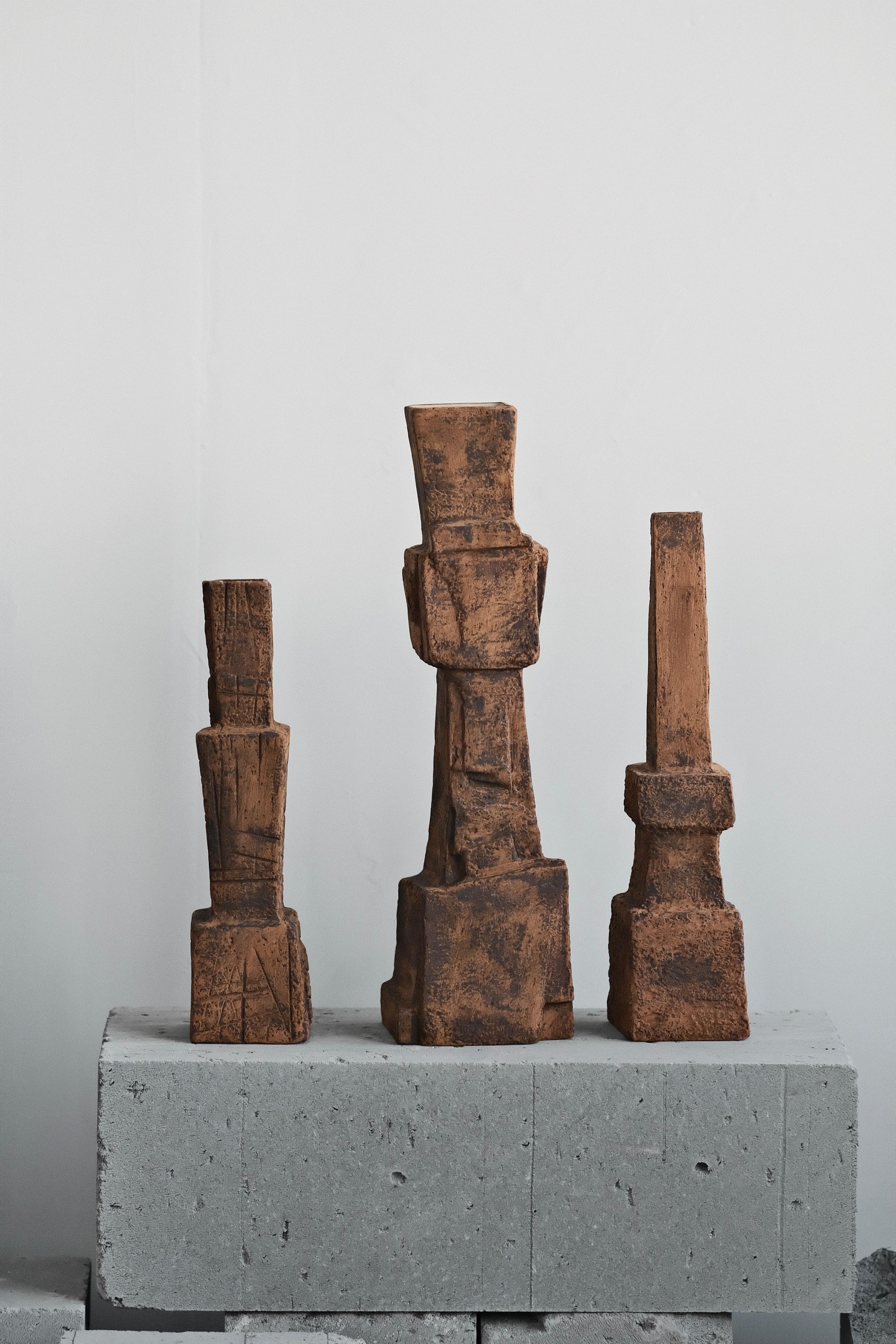 Vase en céramique en forme de pilier fait à la main, avec texture gravée Neuf - En vente à 景德镇市, CN