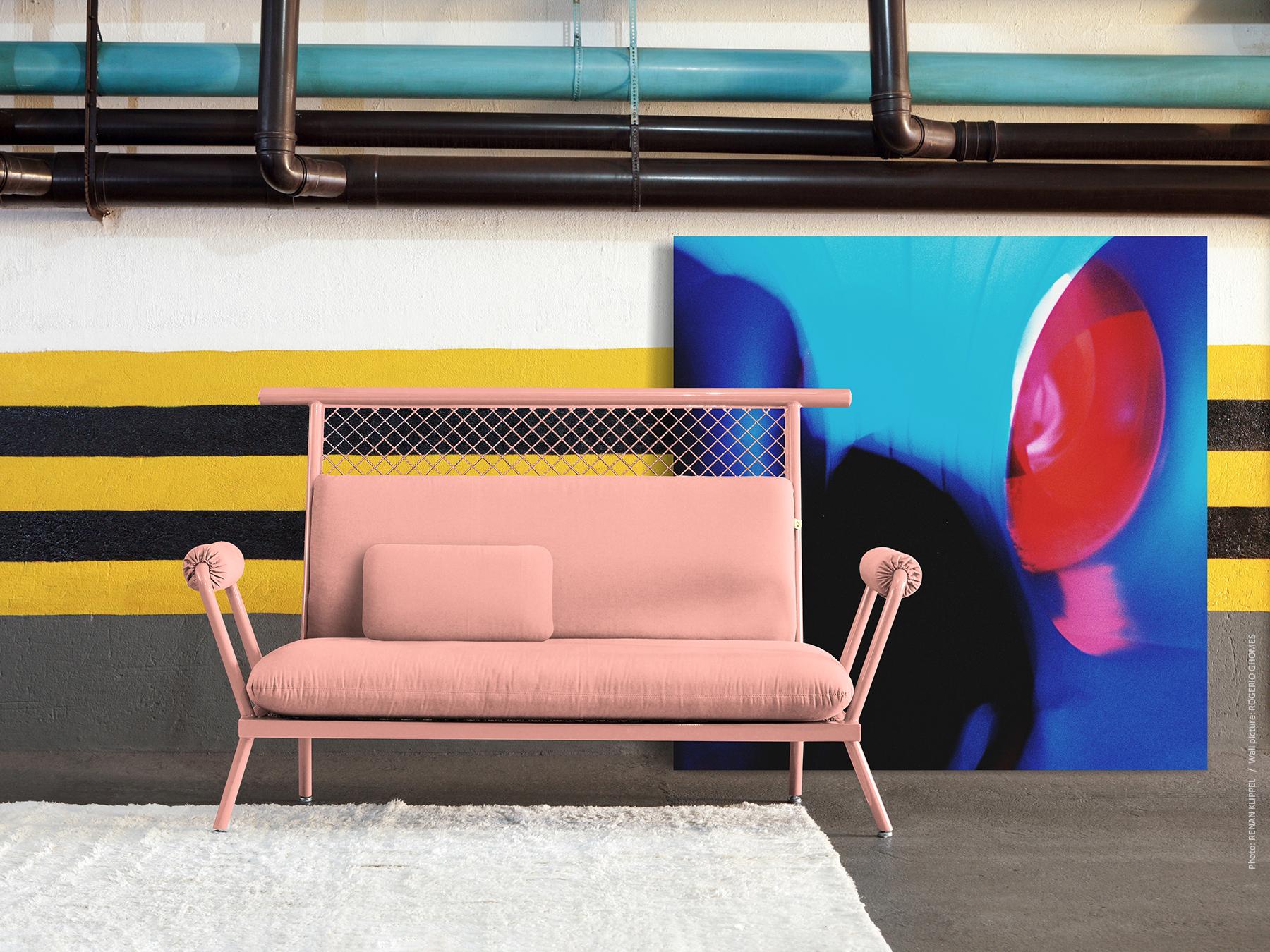 Hand-Crafted Handmade Pink PK7 Sofa, Carbon Steel structure & Metal Mesh by Paulo Kobylka For Sale