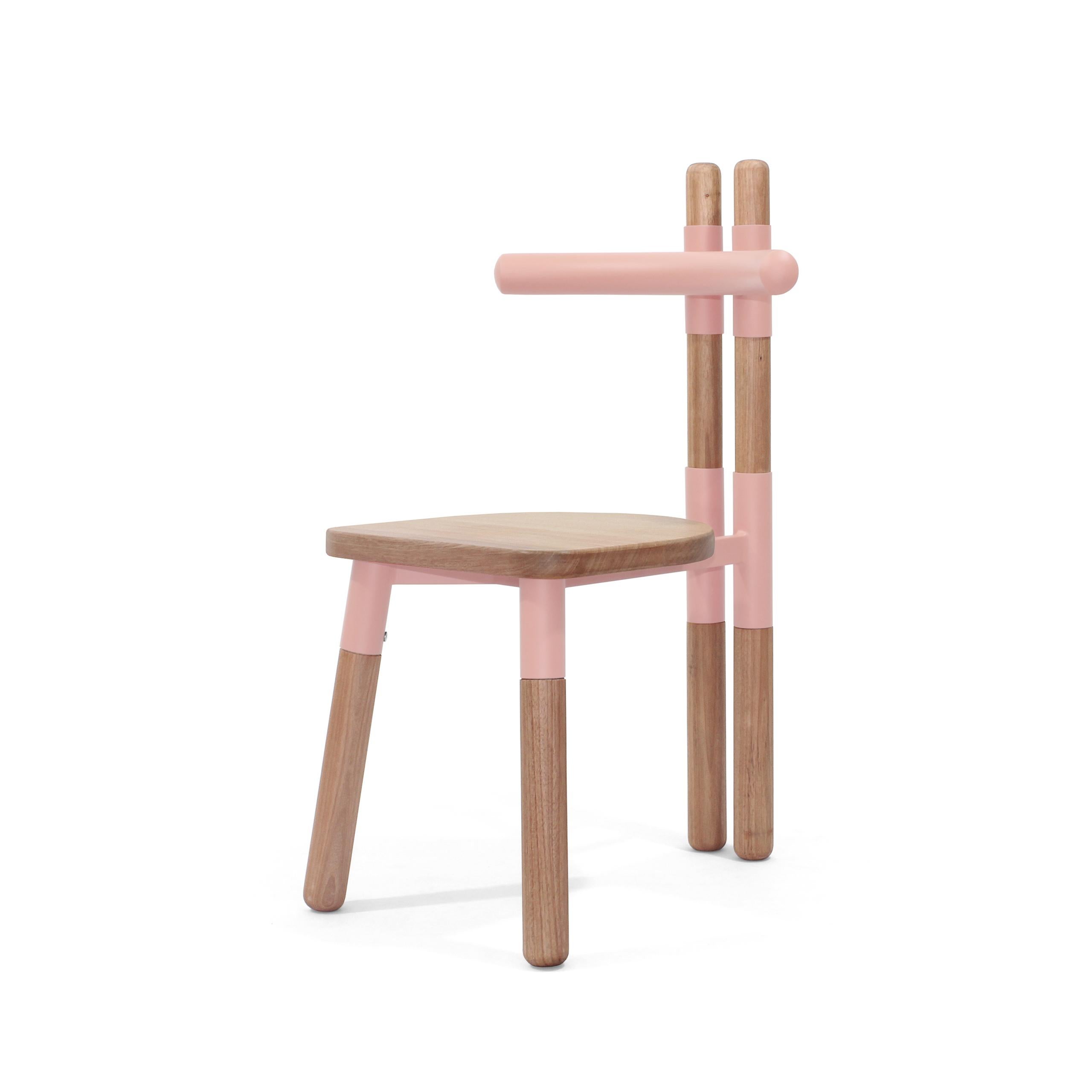 Handgefertigter PK12-Stuhl, Struktur aus Kohlenstoffstahl und gedrechselten Holzbeinen von Paulo Kobylka (Moderne) im Angebot