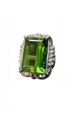 Handmade Platinum 11.97 Carat Emerald Cur y Green Tourmaline Ring
