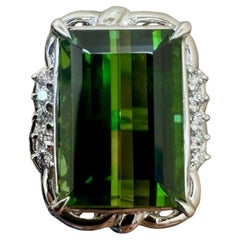 Handmade Platinum 11.97 Carat Emerald Cur y Green Tourmaline Ring