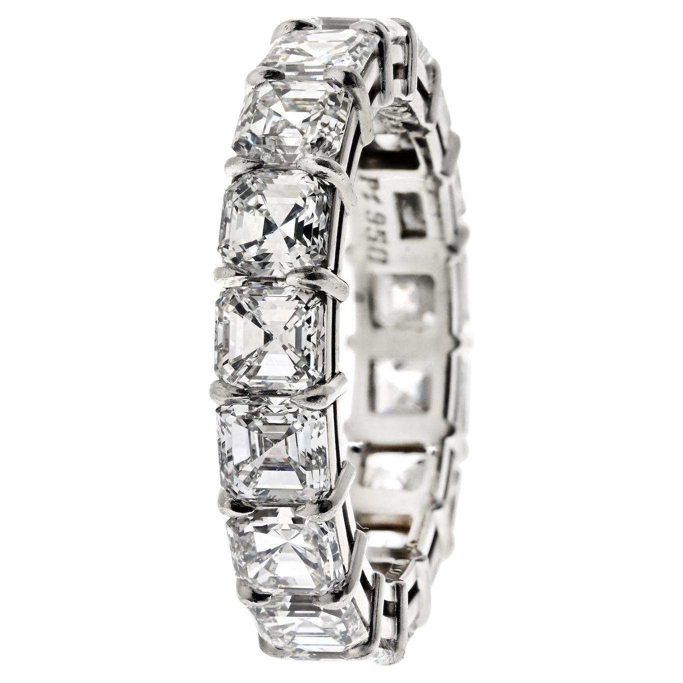 Eternity-Ring aus handgefertigtem Platin mit 7,82 Karat Diamanten im Asscher-Schliff im Angebot