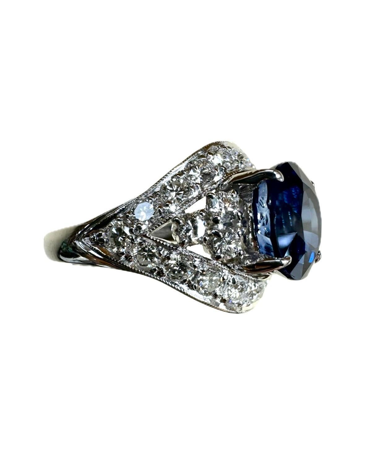 Women's or Men's Platinum Diamond 4.10 Carat GIA Oval Royal Blue Sapphire Engagement Ring For Sale