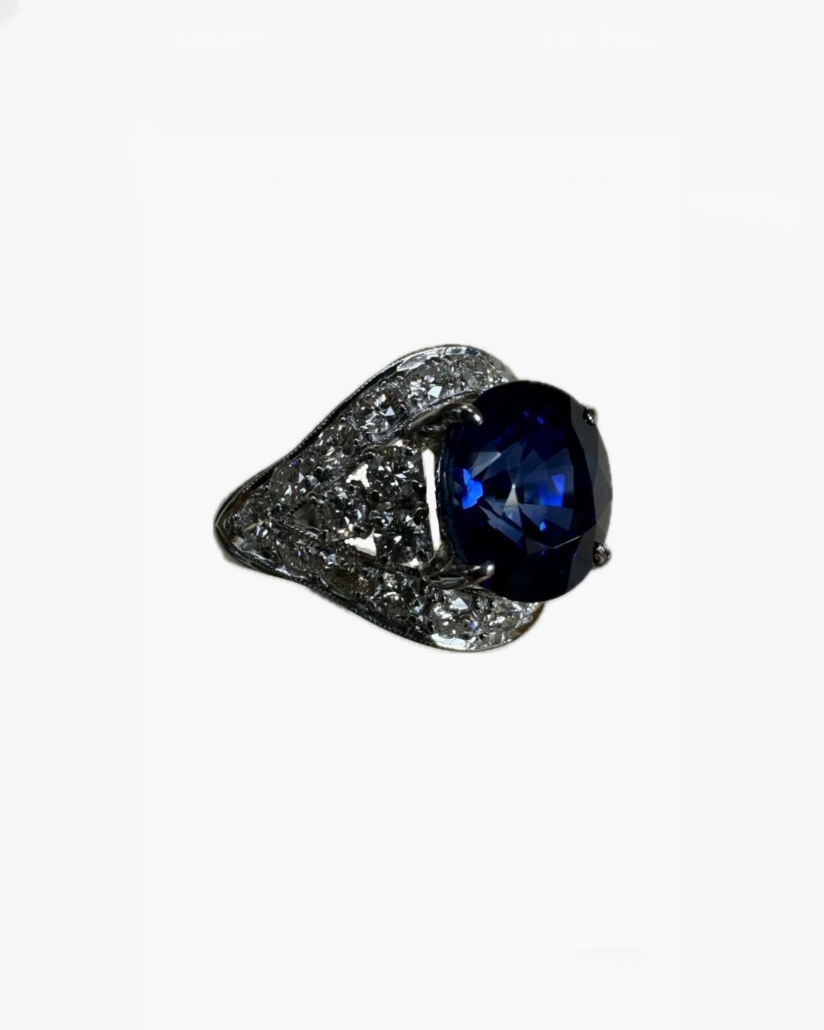Platinum Diamond 4.10 Carat GIA Oval Royal Blue Sapphire Engagement Ring For Sale 1