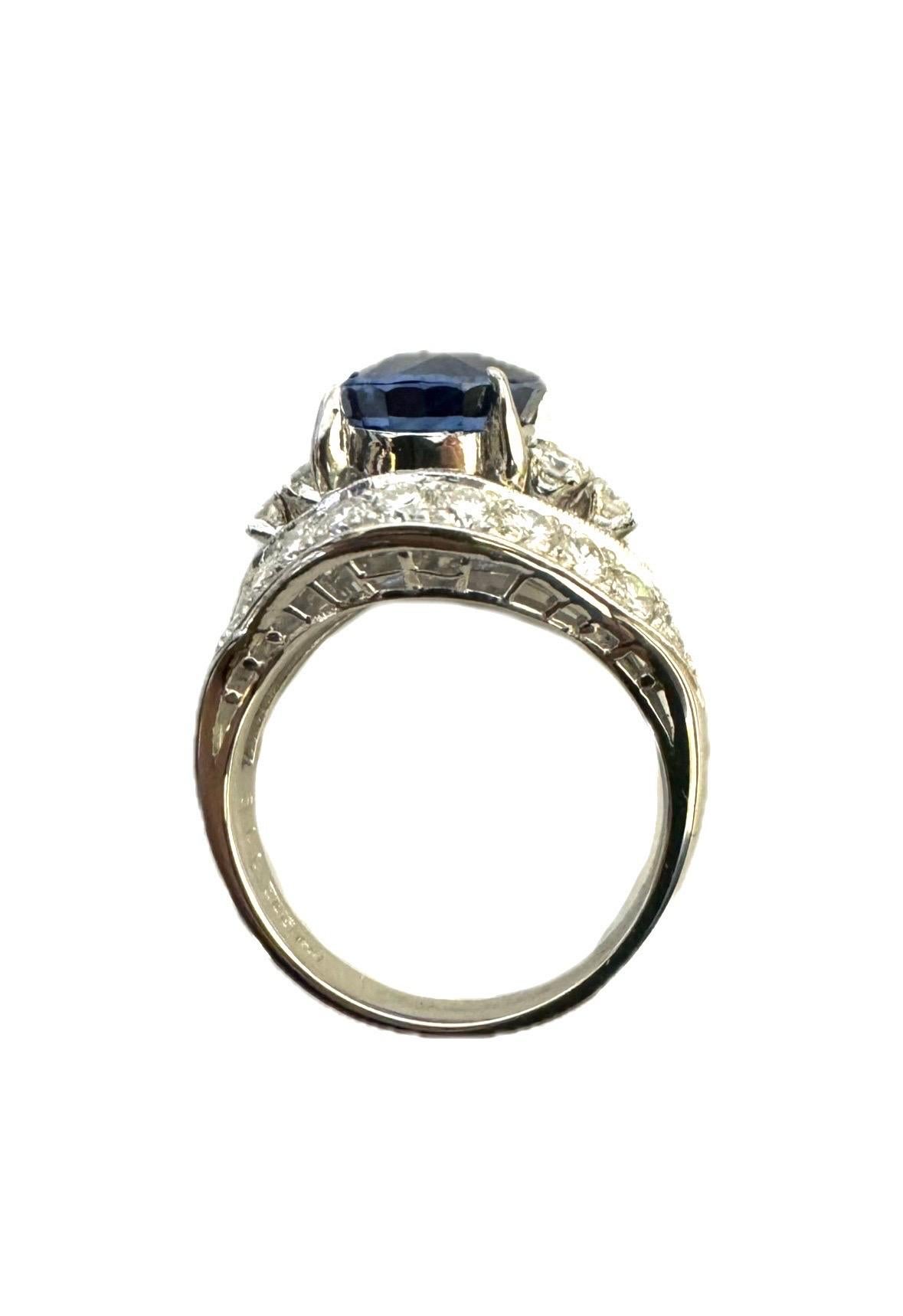 Platinum Diamond 4.10 Carat GIA Oval Royal Blue Sapphire Engagement Ring For Sale 3
