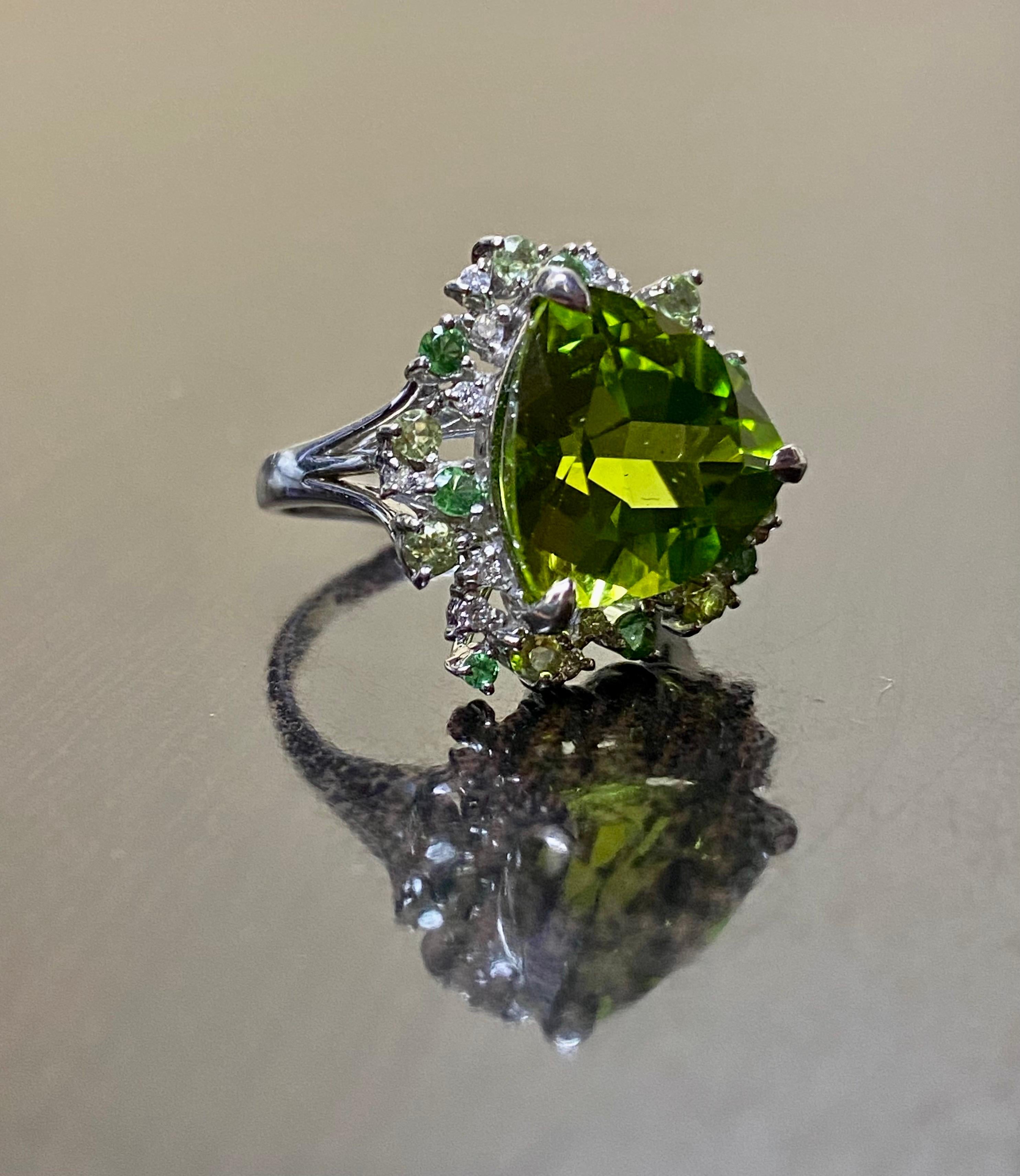 Handmade Platinum Diamond 8.43 Carat Trillion Peridot Engagement Ring For Sale 1