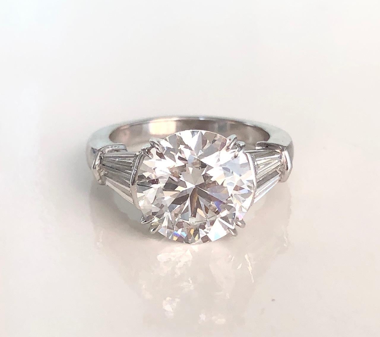 Round Cut Handmade Platinum Round Diamond Engagement Ring, 5.02 Carat EVS1-GIA For Sale