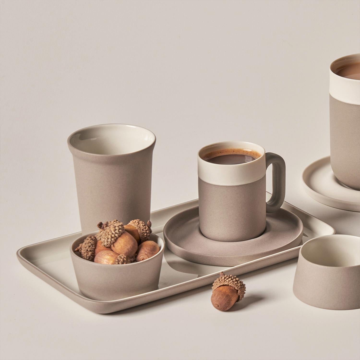 Handgefertigtes Porzellan-Espresso-Set von Esma Dereboy - Rock Ivory, preisgekrönt (Glasiert) im Angebot