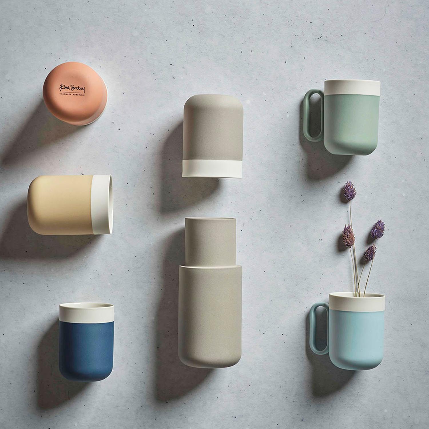 Taza de porcelana hecha a mano por Esma Dereboy  - Nilo Marfil, Galardonado Artes y manualidades en venta