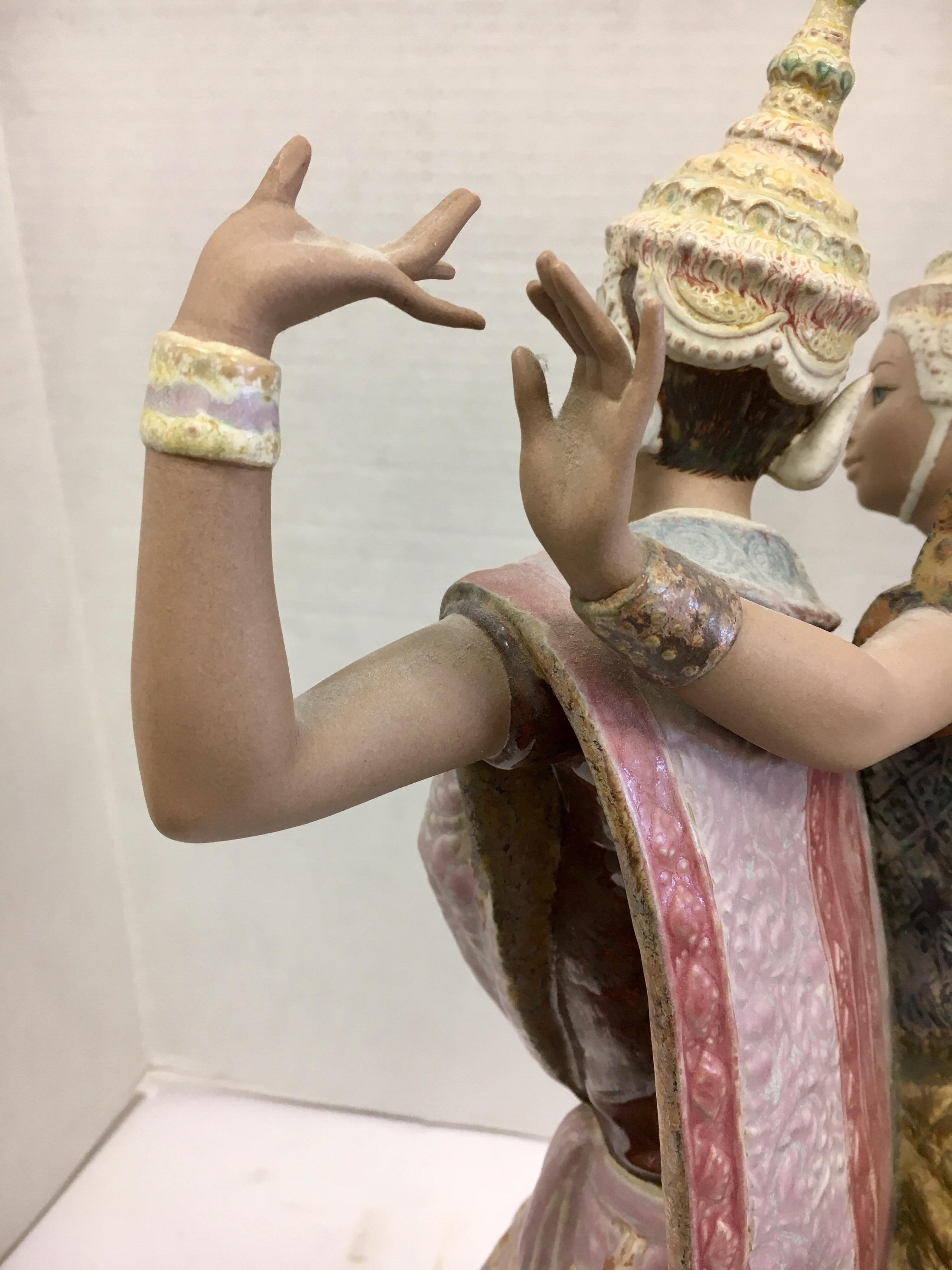 Handmade Porcelain Signed Lladro Thai Couple Dancing #2058, Spain 1