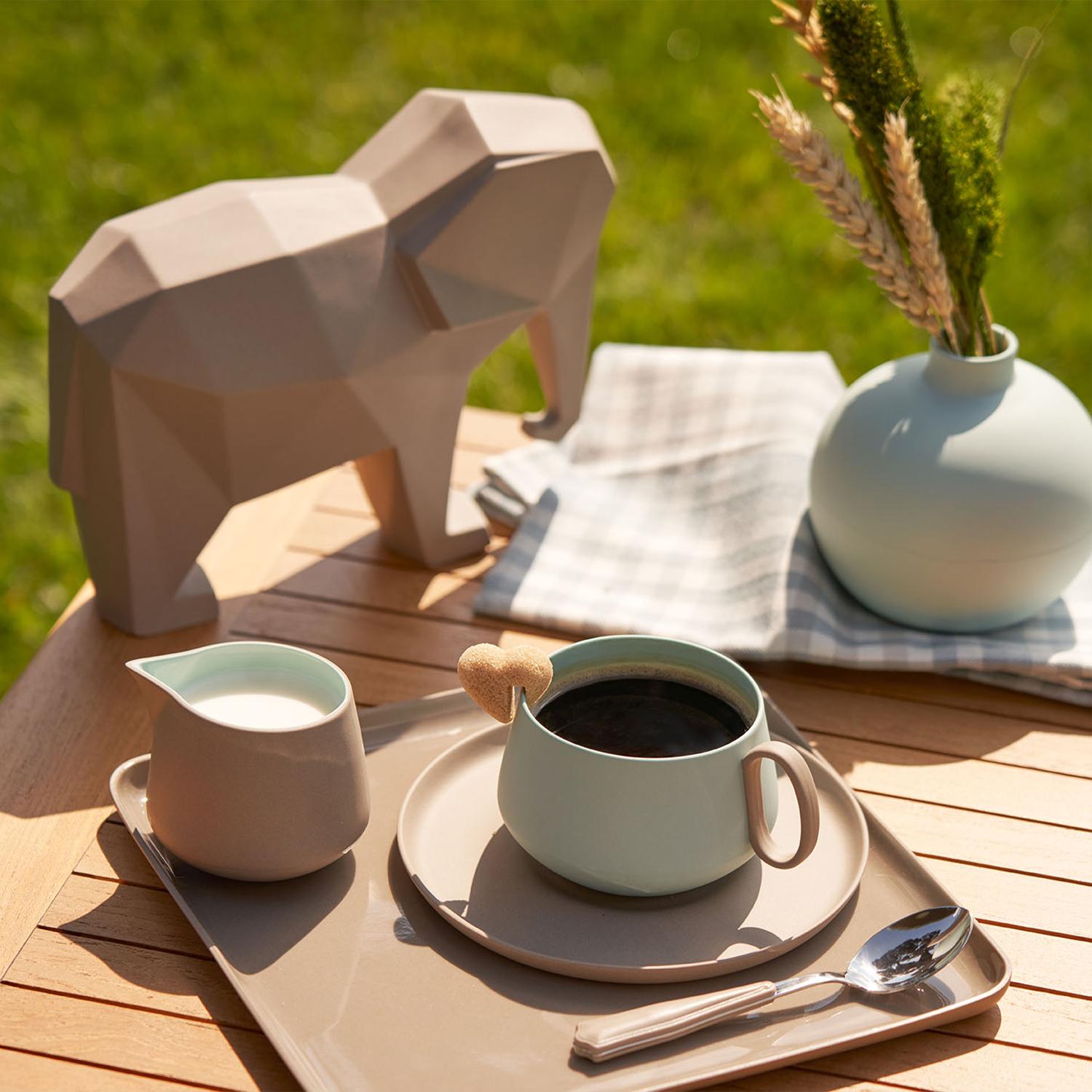 Handgefertigte Porzellan-Teekanne mit Untertasse, 2er-Set, Rock Aqua  Esma Dereboy Rohr (Türkisch) im Angebot