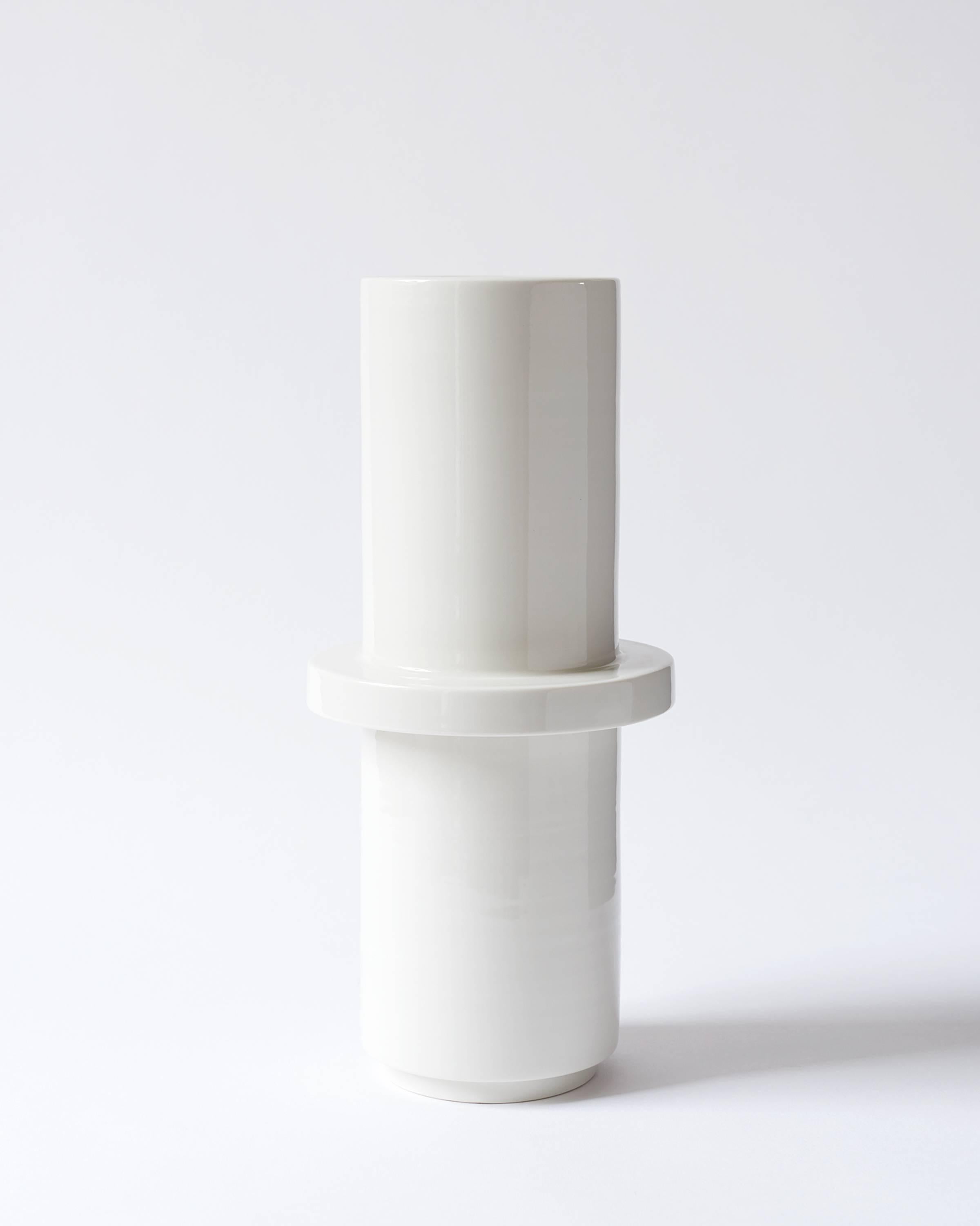 Handmade Porcelain Modular Vase, Ring with 24-Karat Gold, Contemporary For Sale 1