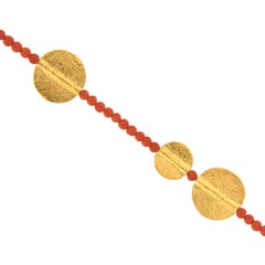 Collar de cuentas de coral y oro amarillo puro de 24 quilates hecho a mano
