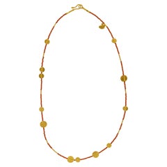 Collier de perles en or jaune 24 carats et corail pur, fait à la main