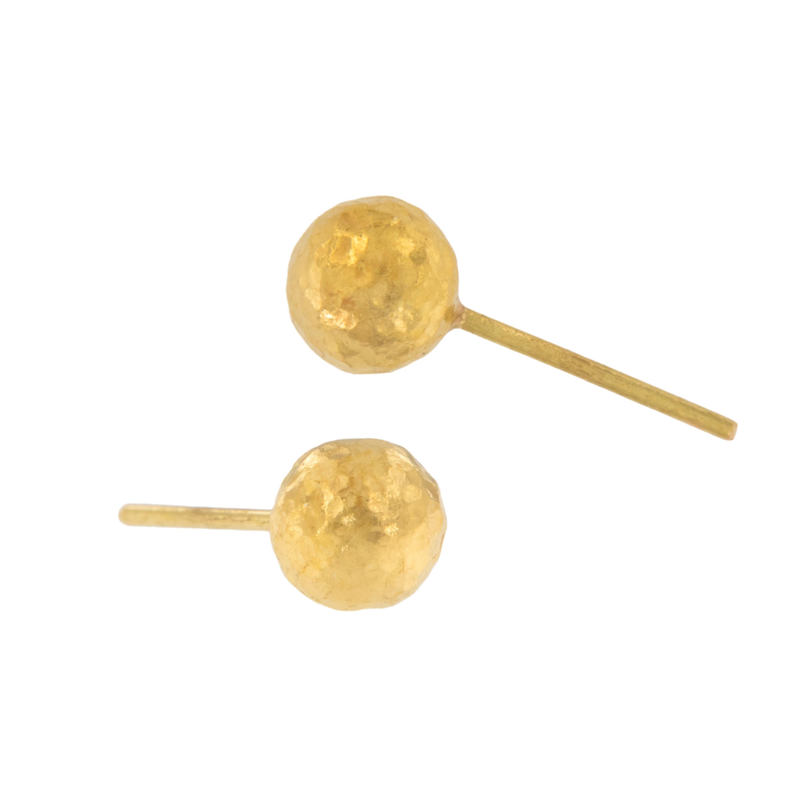 Handmade Pure 24 Karat Yellow Gold Hammered Ball Stud Earrings In New Condition For Sale In Troy, MI