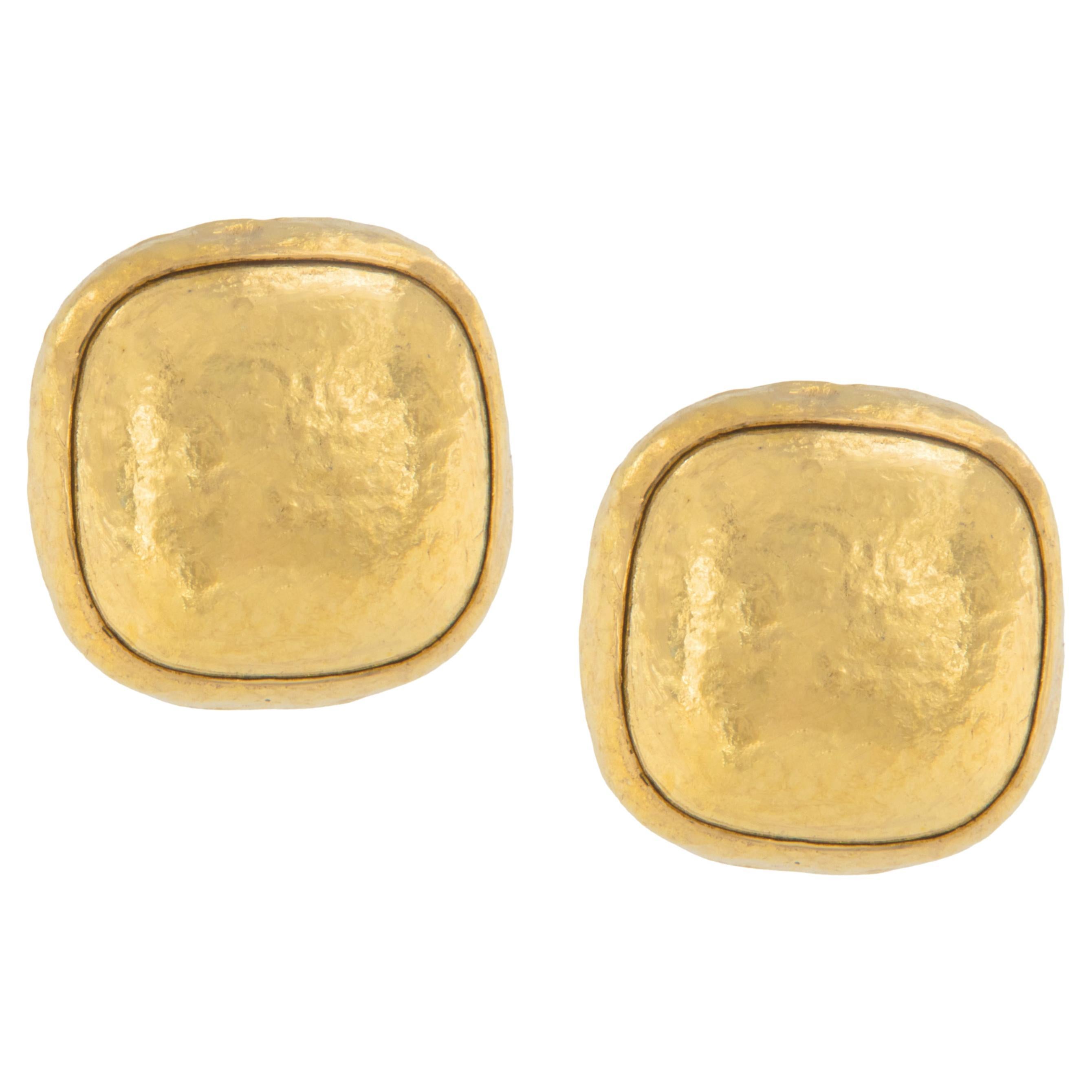 Handmade Pure 24 Karat Yellow Gold Hammered Square Stud Earrings For Sale