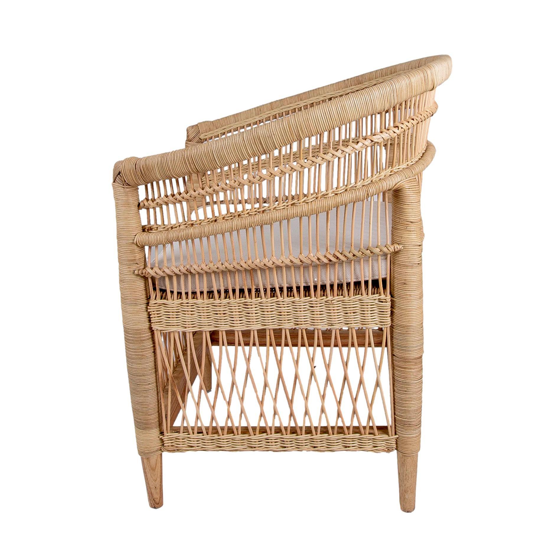 Handgefertigter Sessel aus Rattan und Holz im Angebot 4