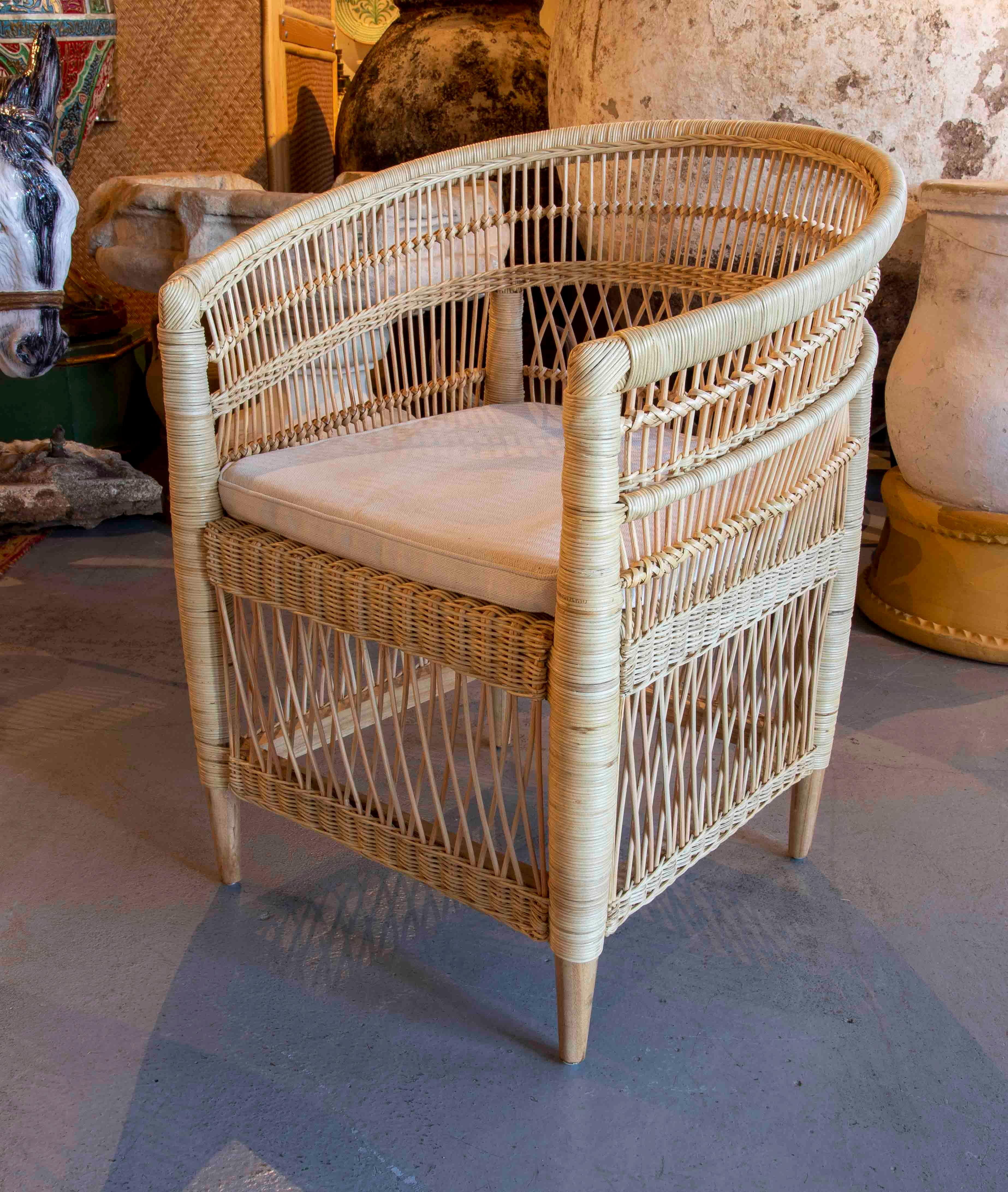 Handmade Rattan Armchair with Wooden Legs In Good Condition For Sale In Marbella, ES