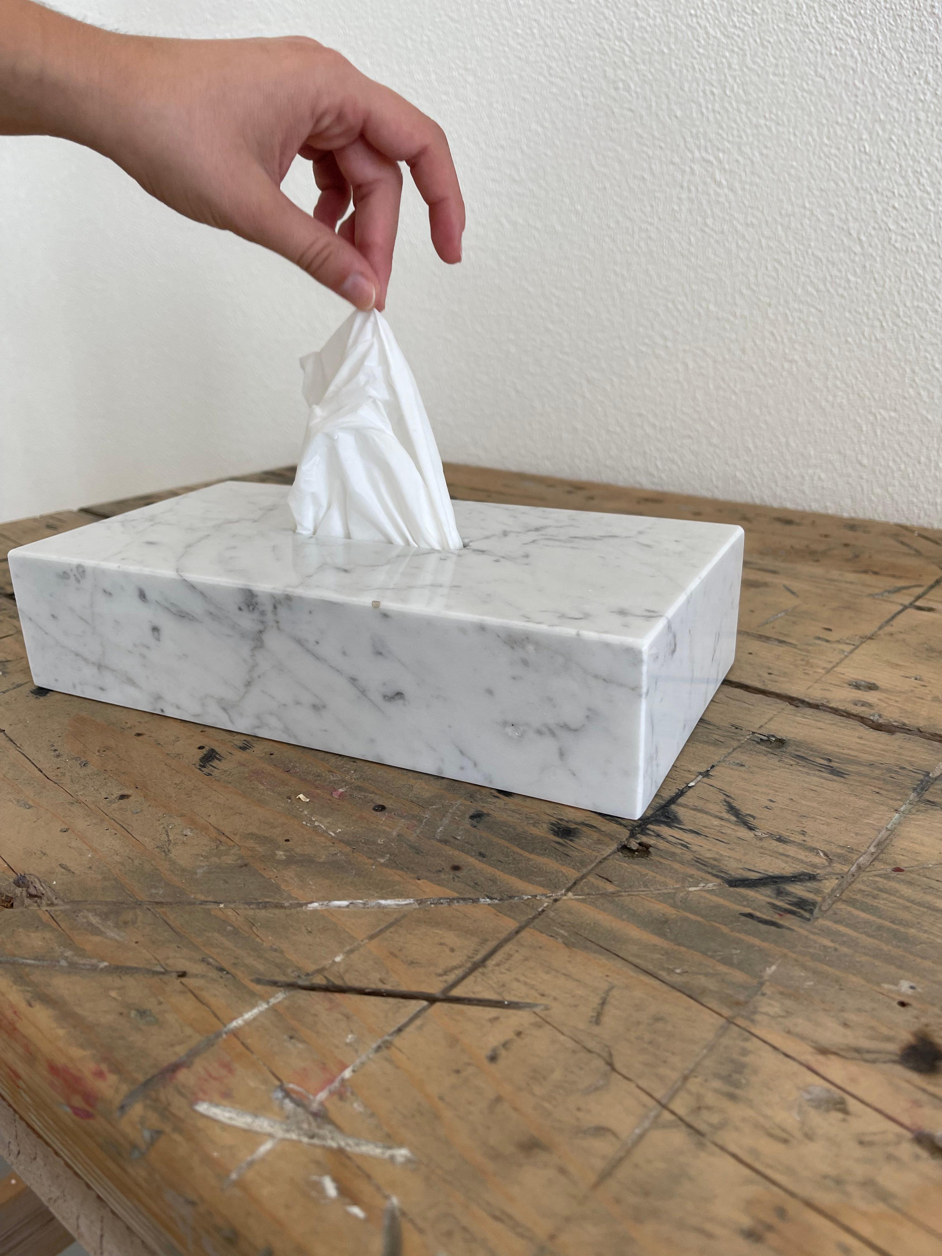 Handgefertigte rechteckige Tissues-Deckelschachtel aus weißem Carrara-Marmor im Angebot 1